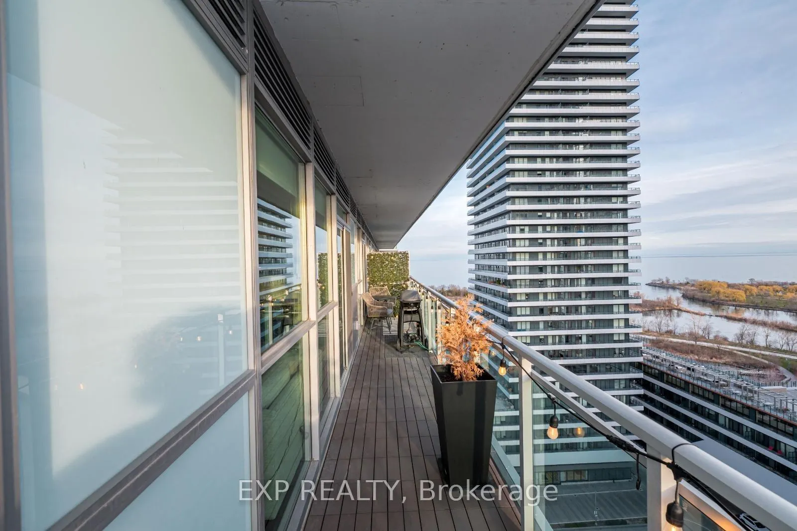 33 Shore Breeze Drive, #1503