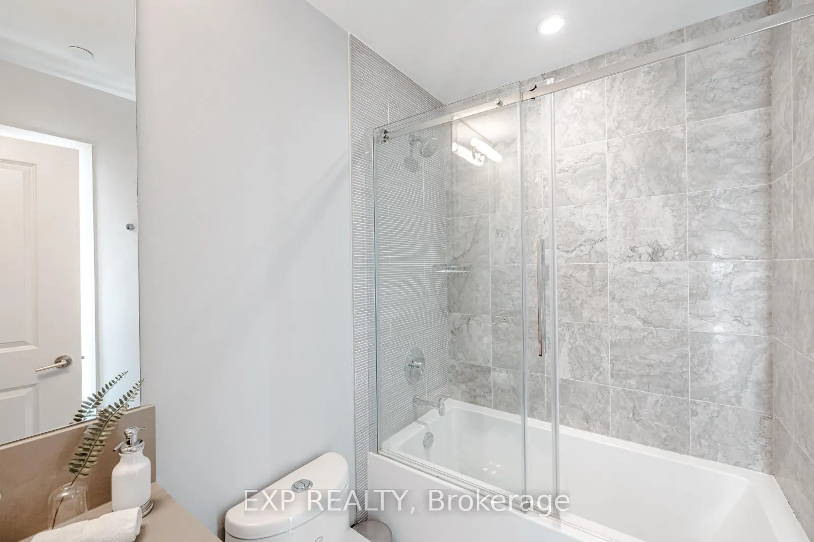 33 Shore Breeze Drive, #1503