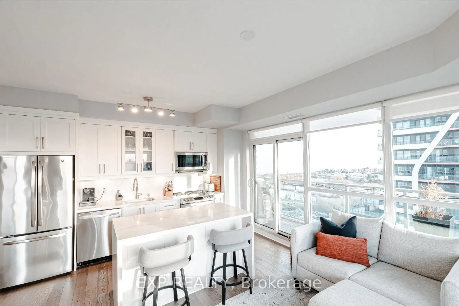 33 Shore Breeze Drive, #1503