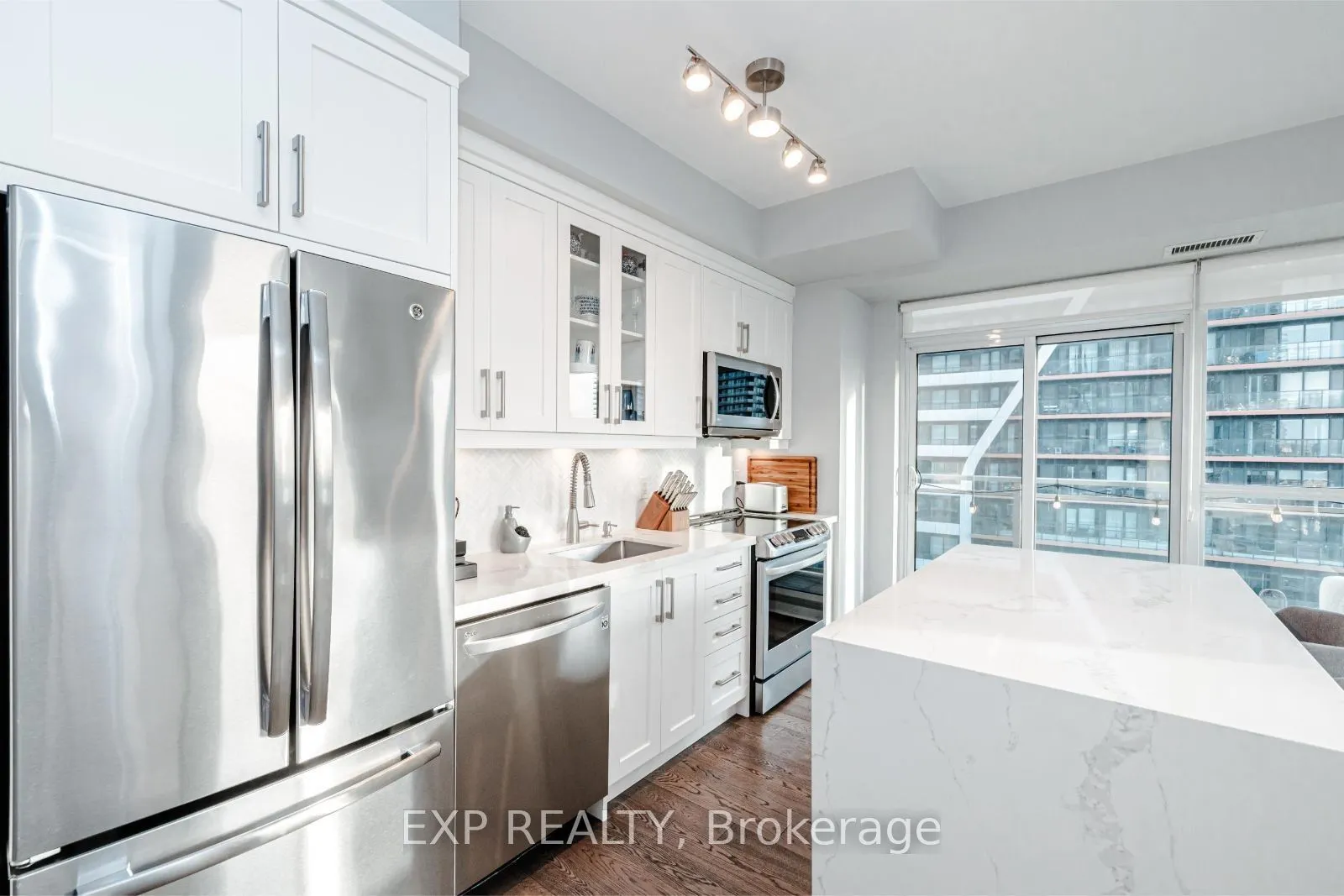 33 Shore Breeze Drive, #1503