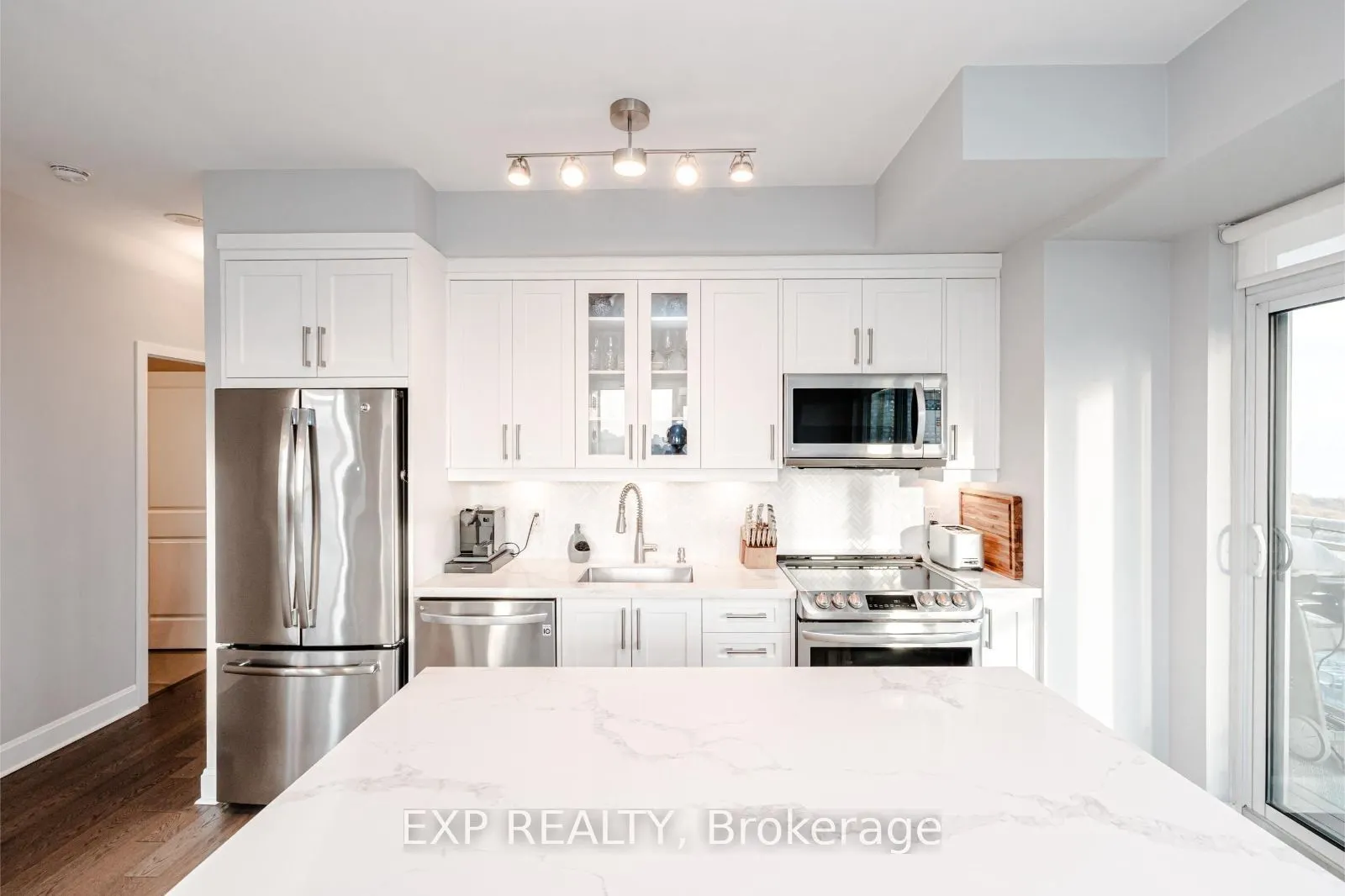 33 Shore Breeze Drive, #1503
