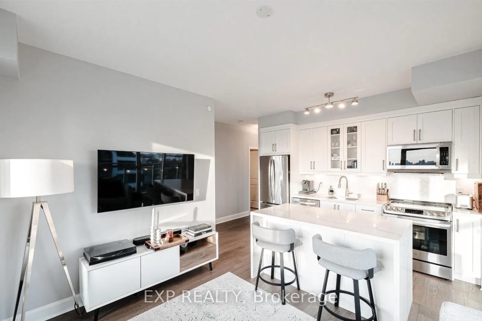 33 Shore Breeze Drive, #1503