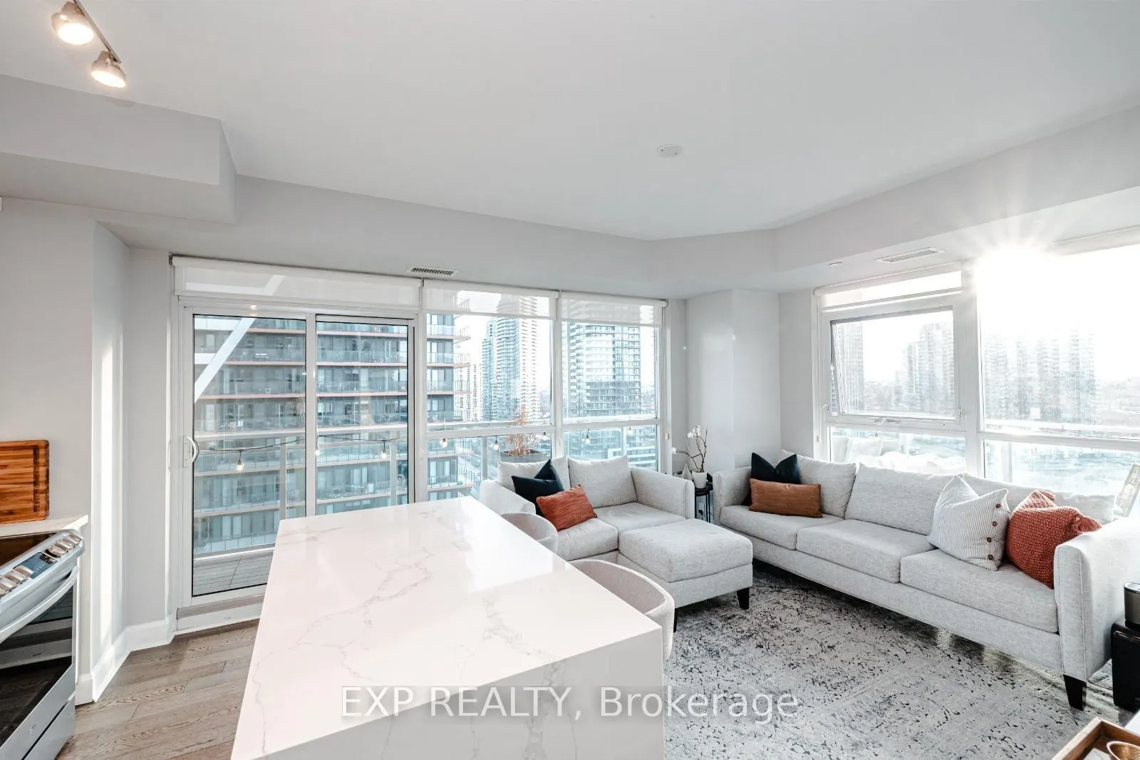33 Shore Breeze Drive, #1503