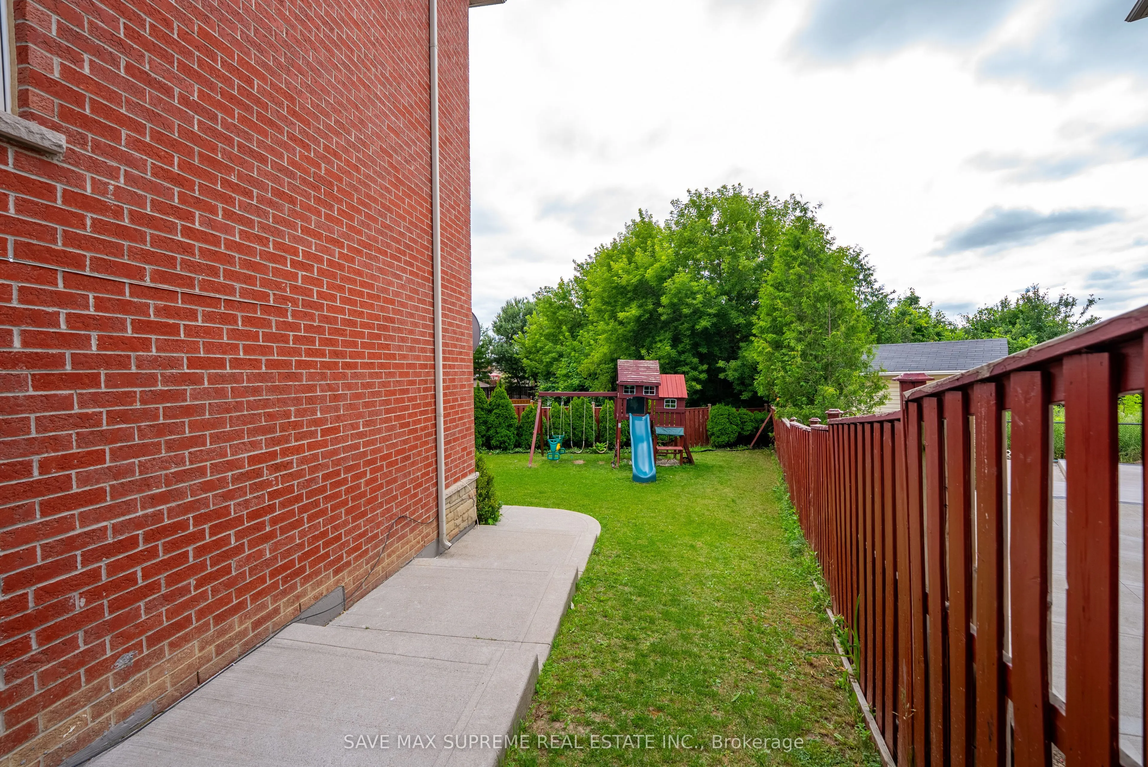 4 Ozark Court