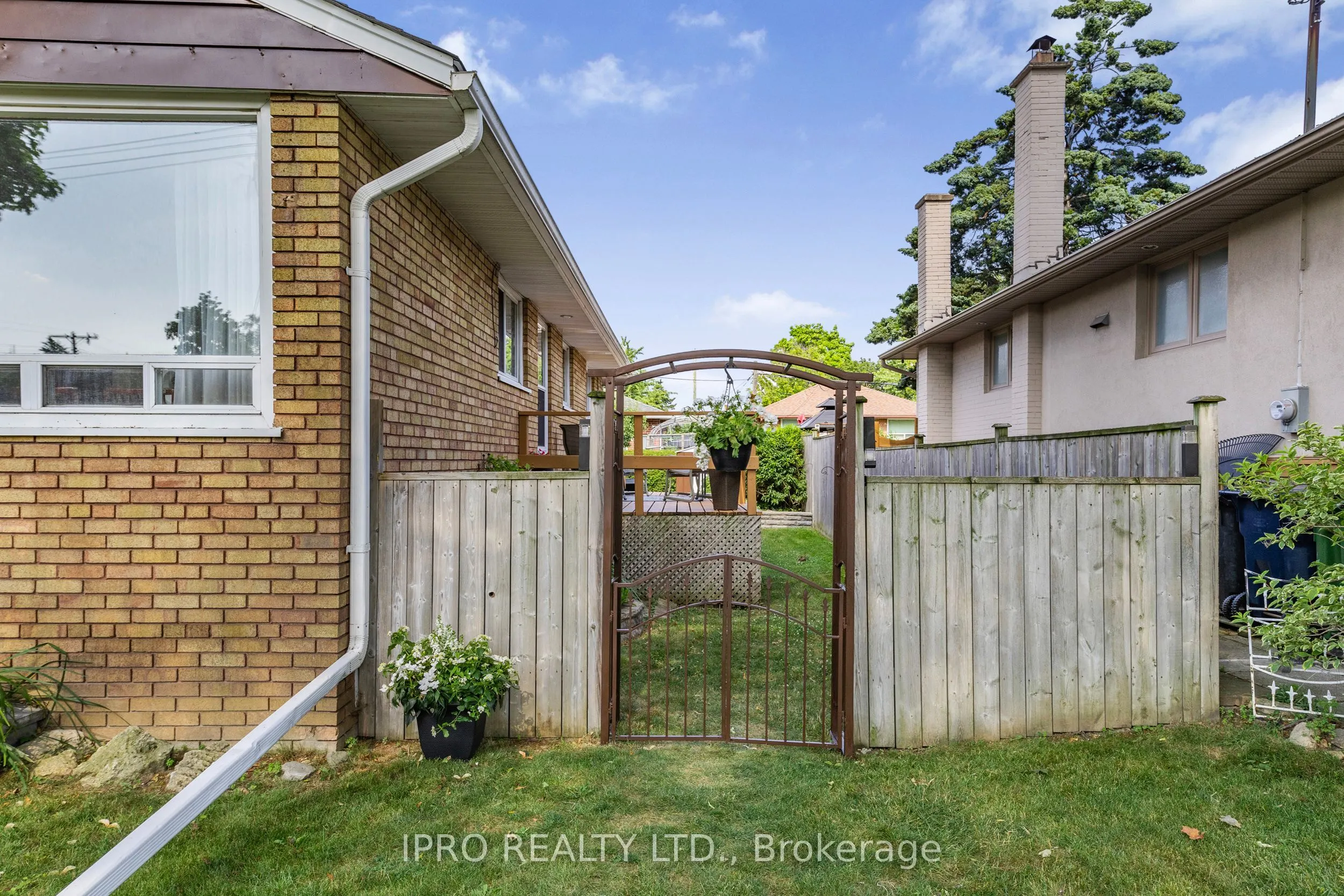 11 Nugent Road