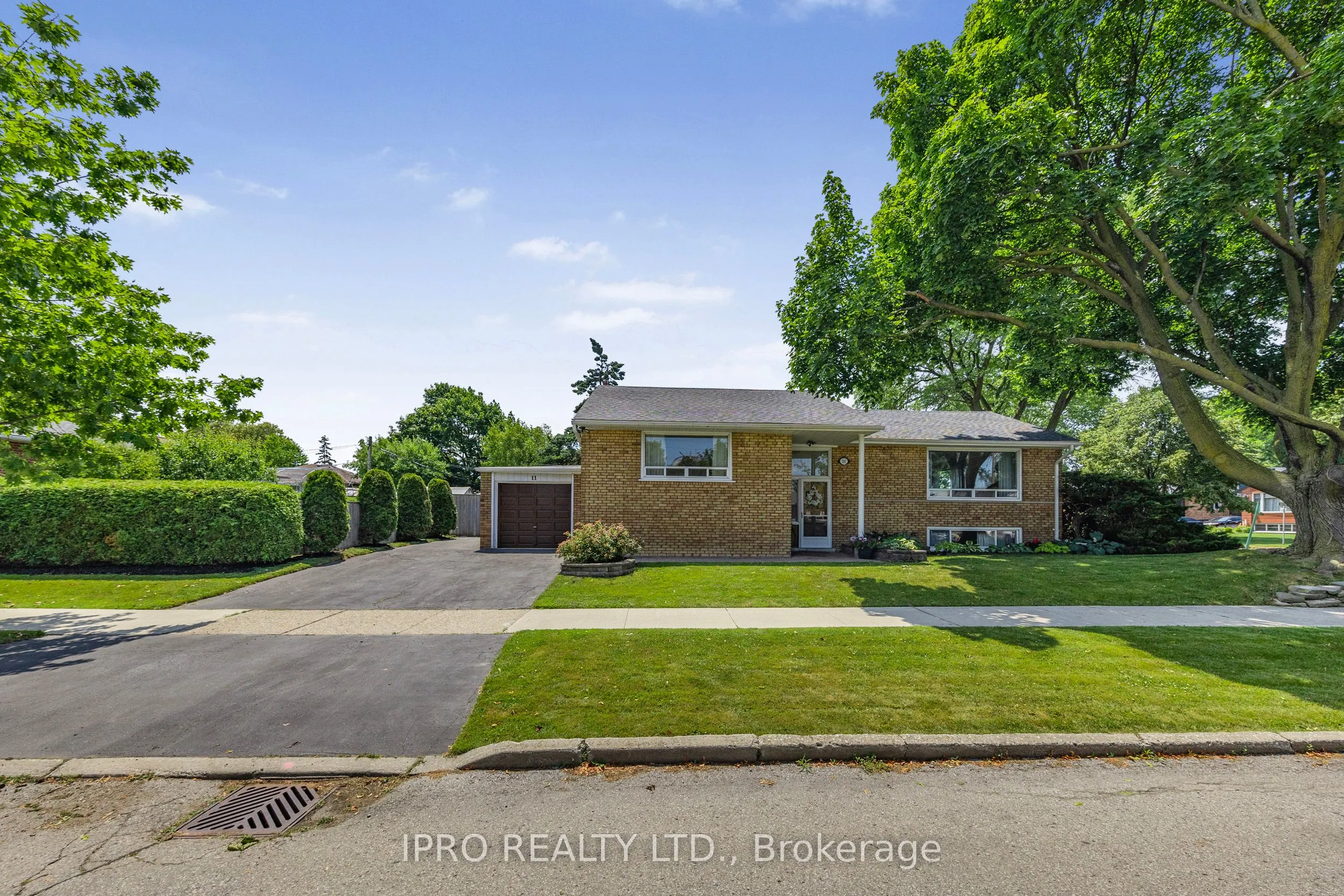 11 Nugent Road
