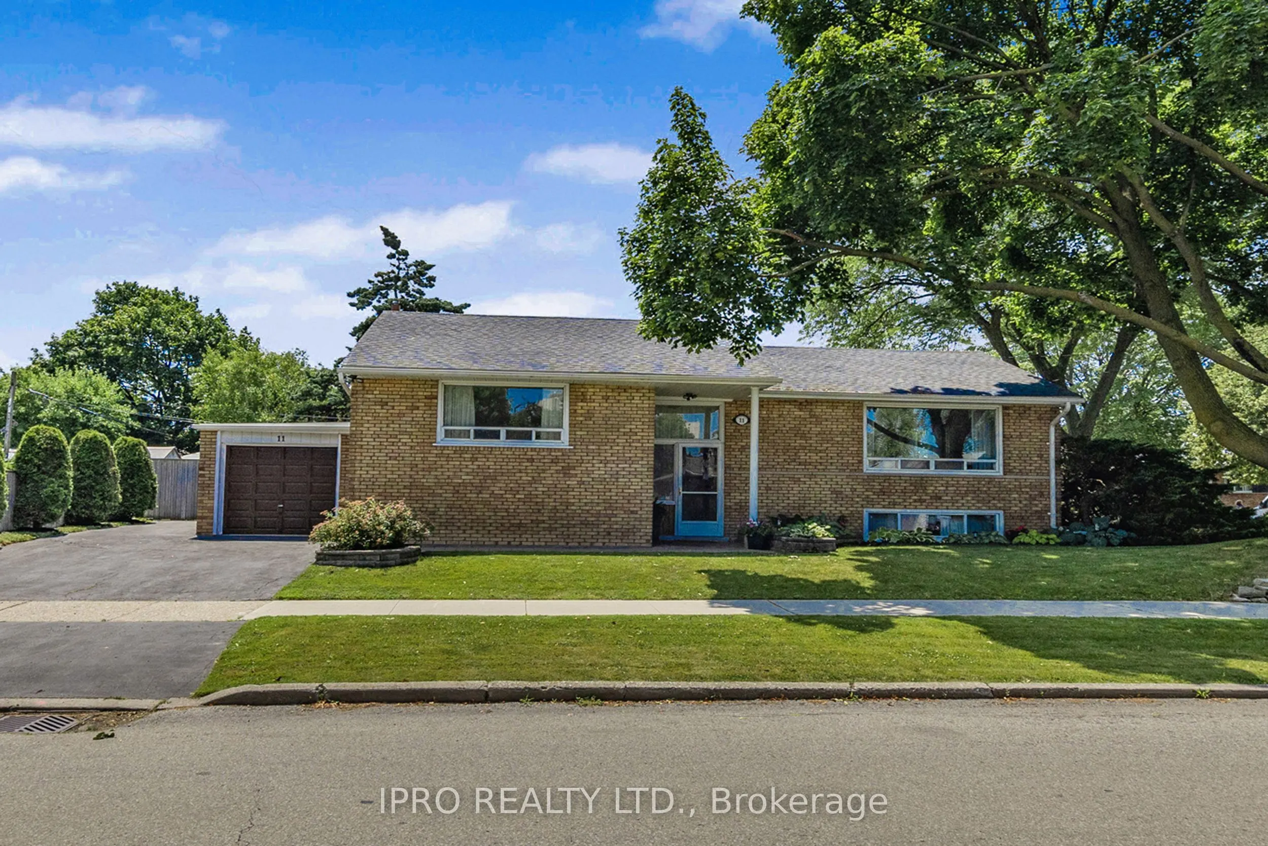 11 Nugent Road