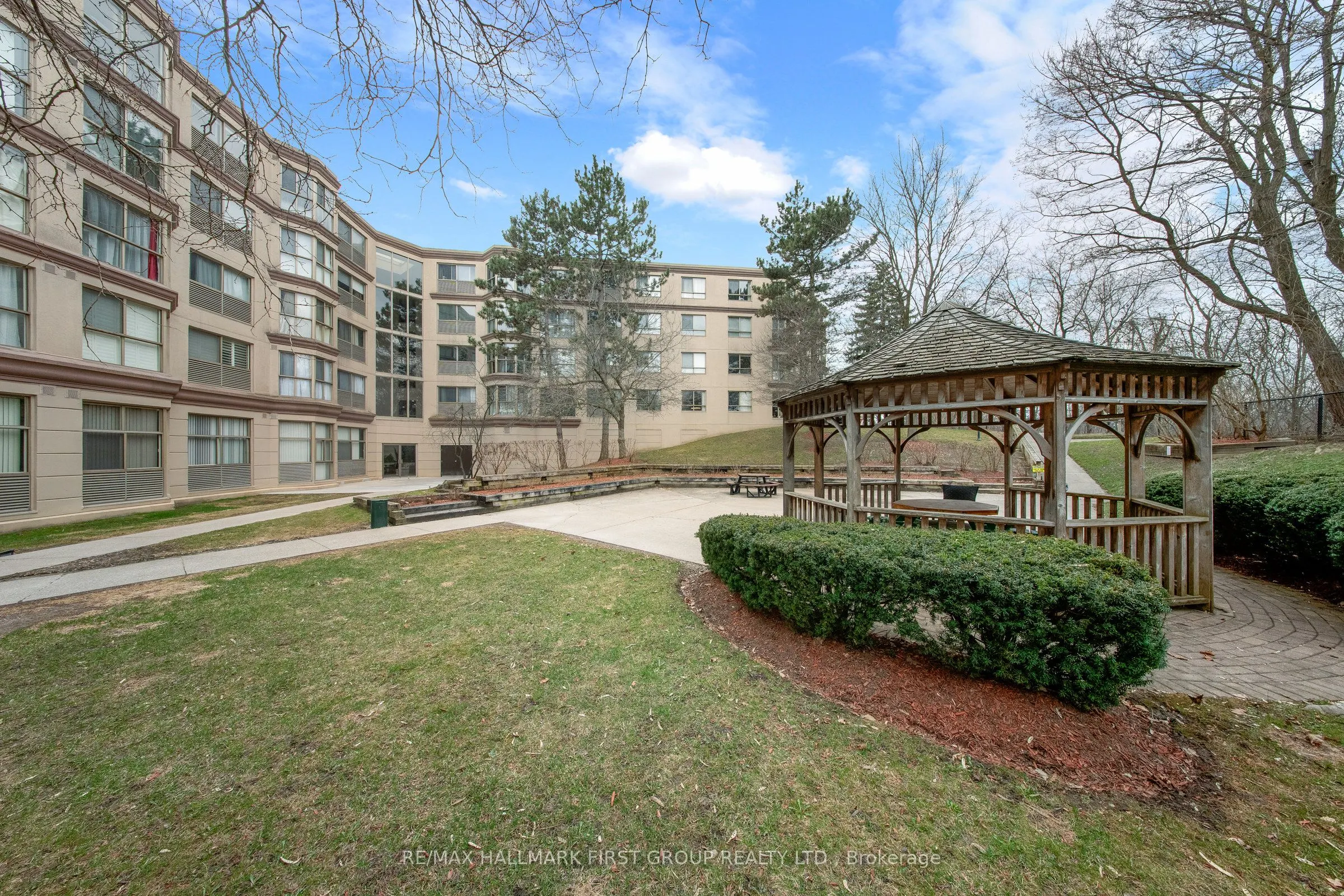 8351 McLaughlin Road S #218
