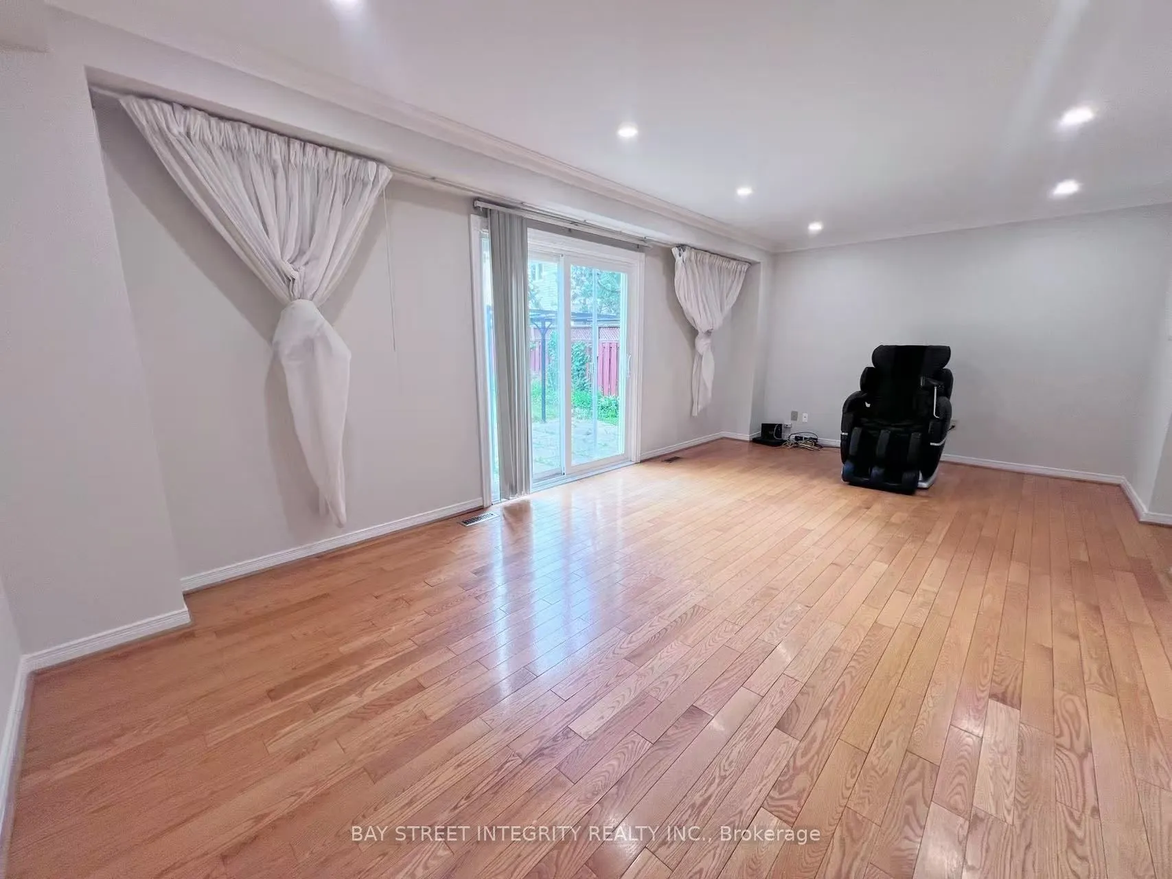 4073 Pavillion Court
