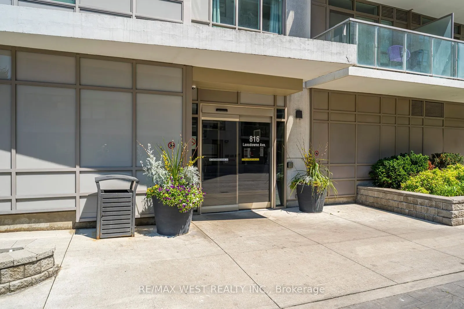 816 Lansdowne Avenue, #209