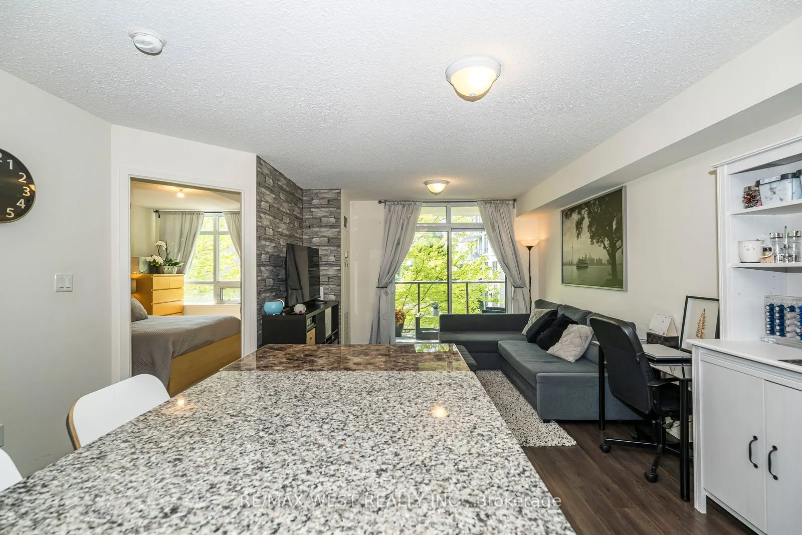 816 Lansdowne Avenue, #209