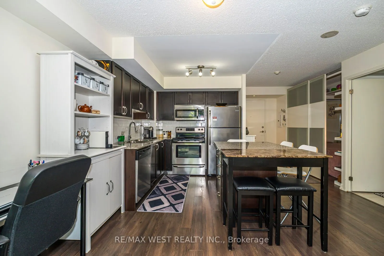 816 Lansdowne Avenue, #209
