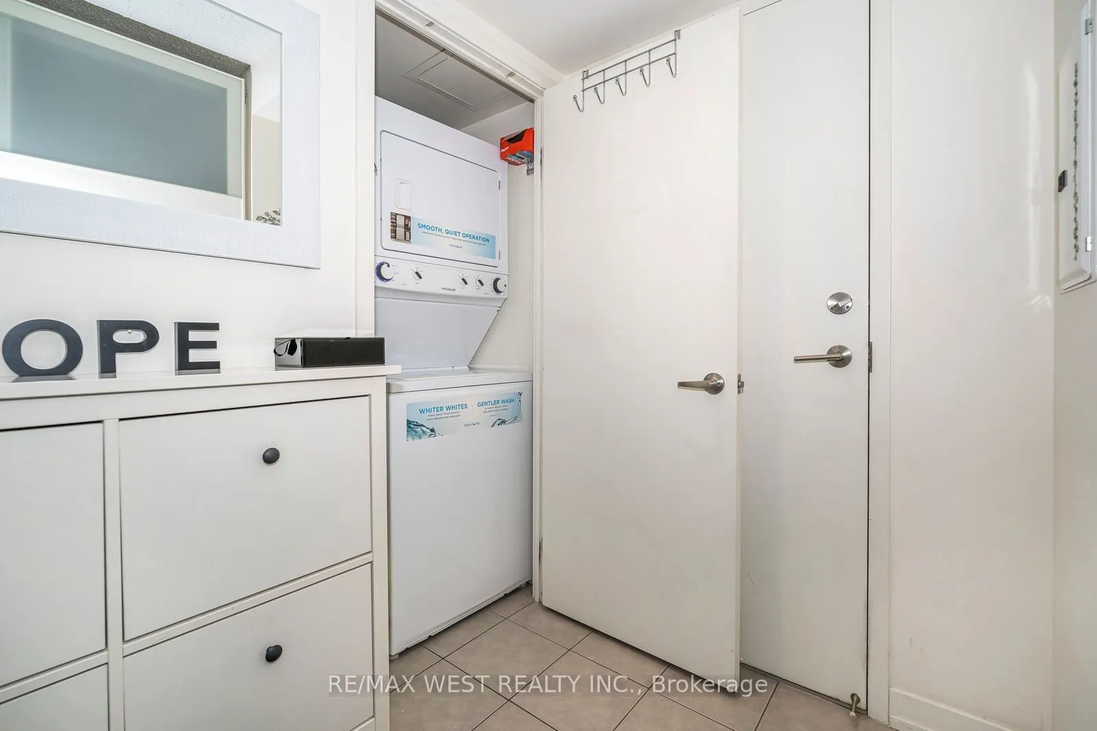 816 Lansdowne Avenue, #209