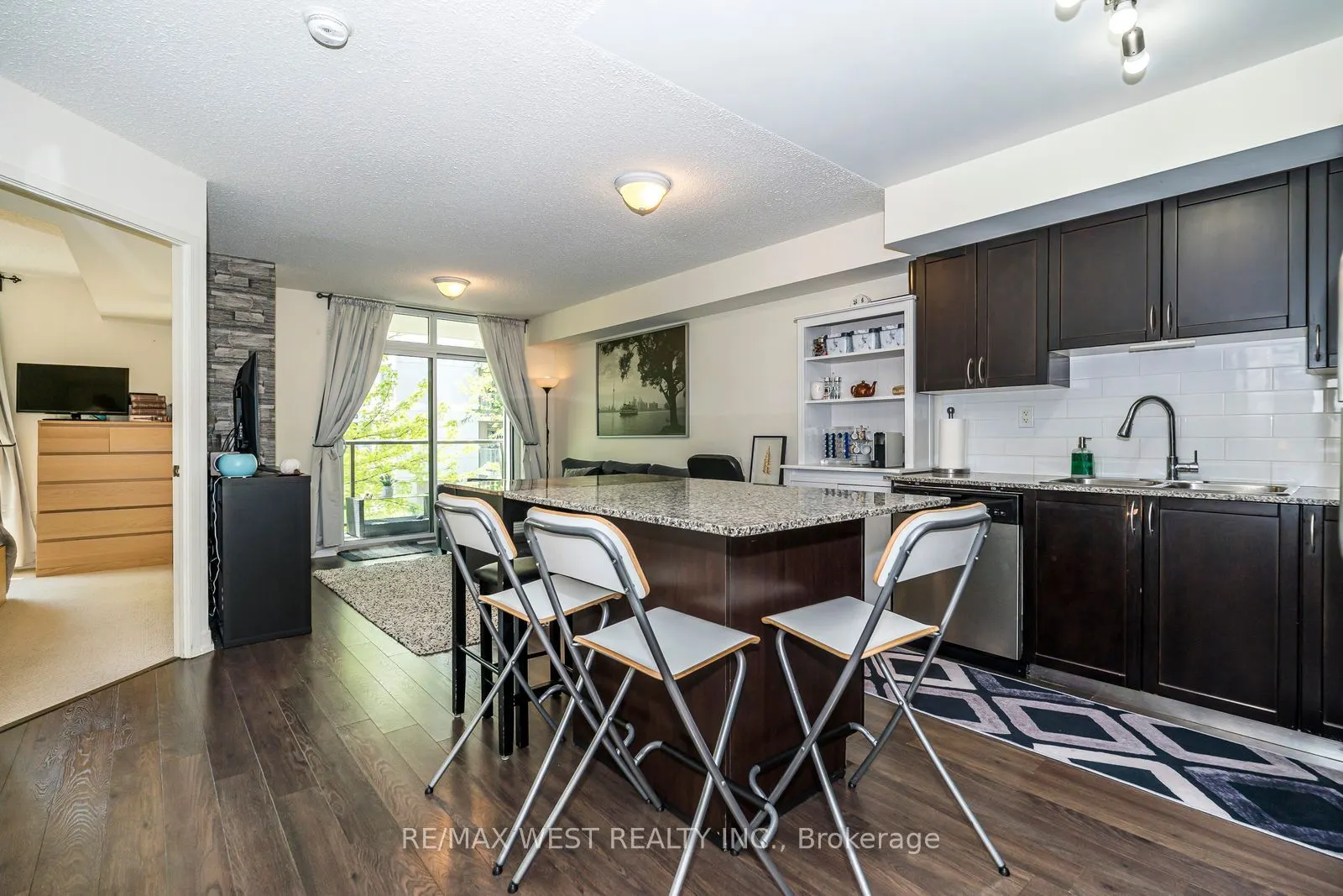 816 Lansdowne Avenue, #209