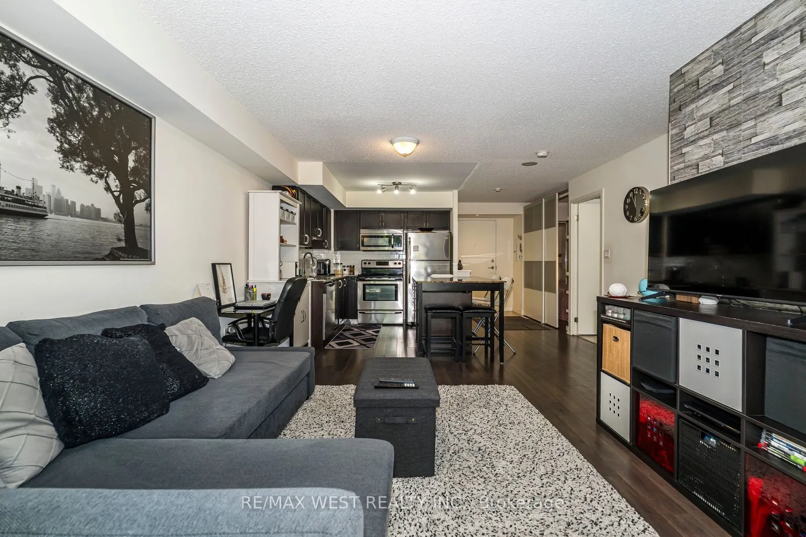 816 Lansdowne Avenue, #209