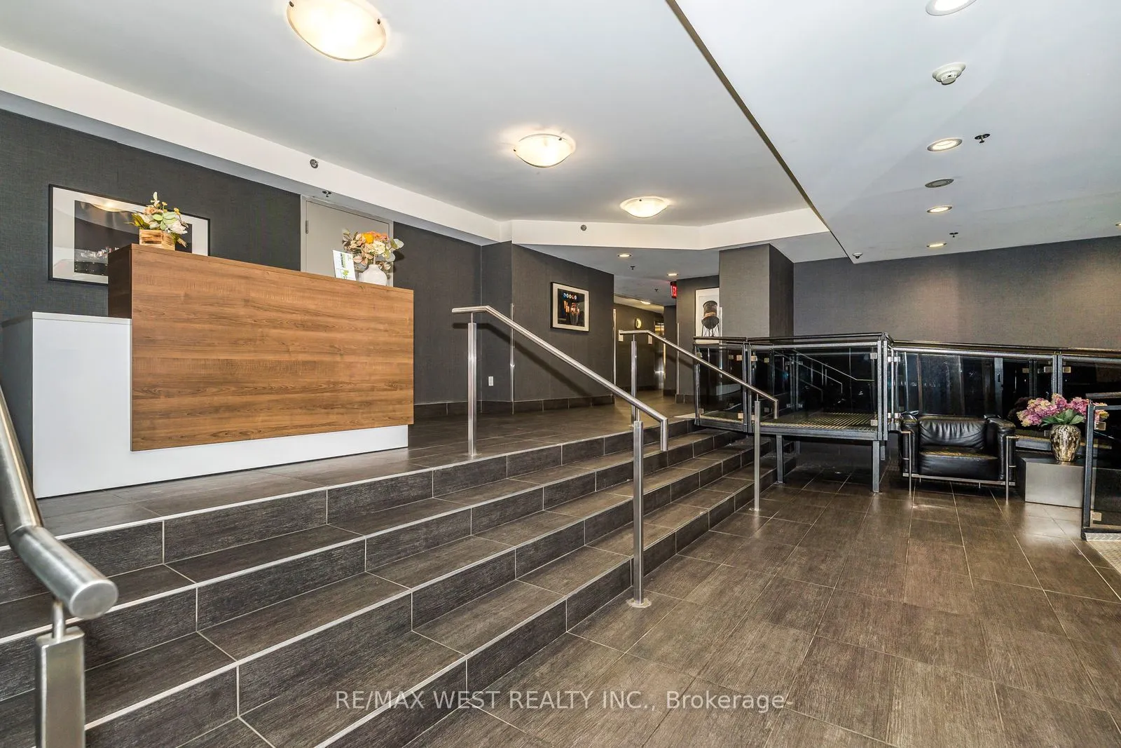 816 Lansdowne Avenue, #209