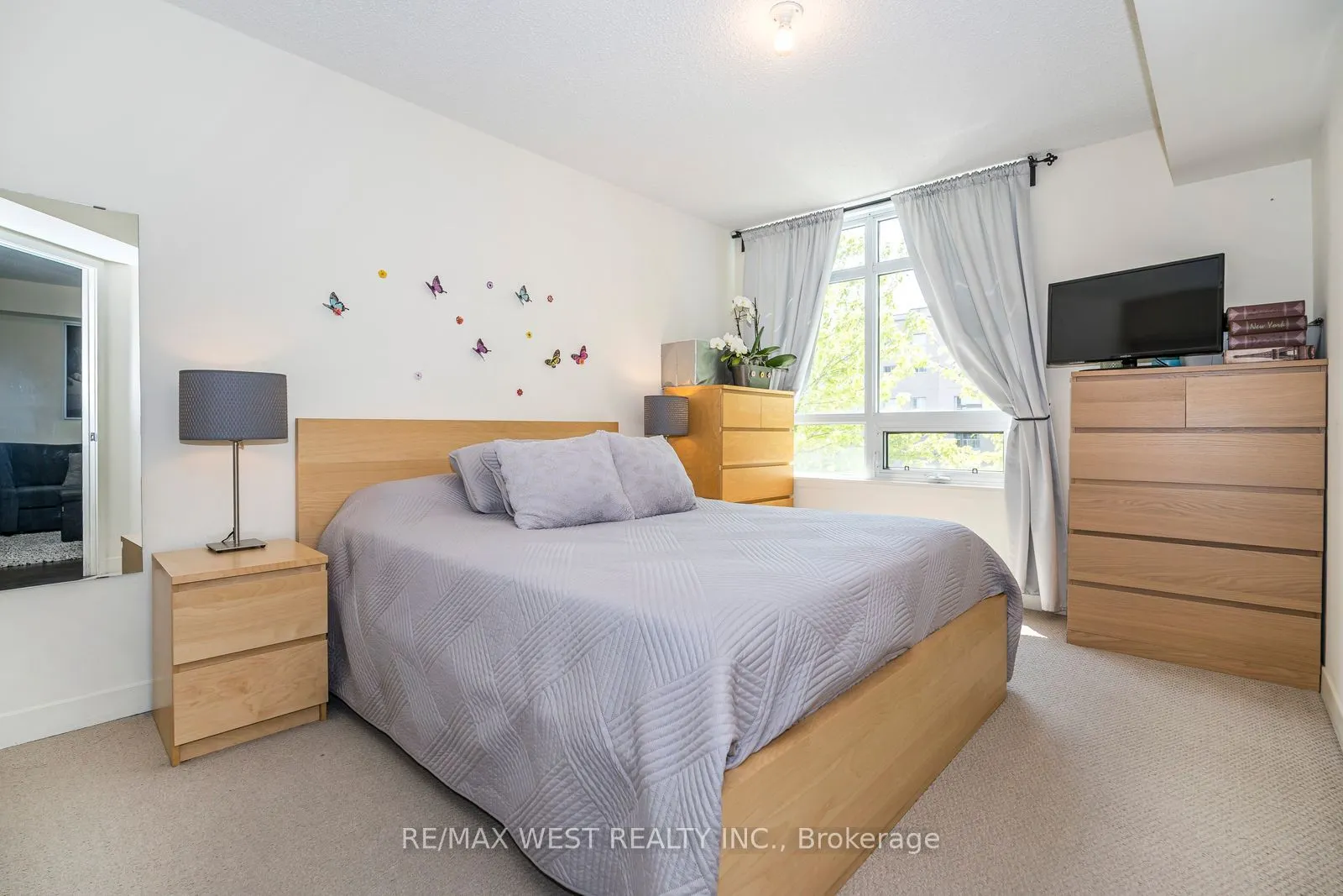 816 Lansdowne Avenue, #209