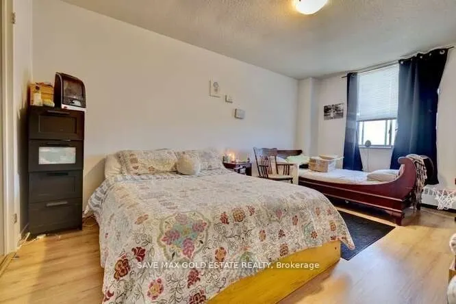 49 Queen Street E, #501