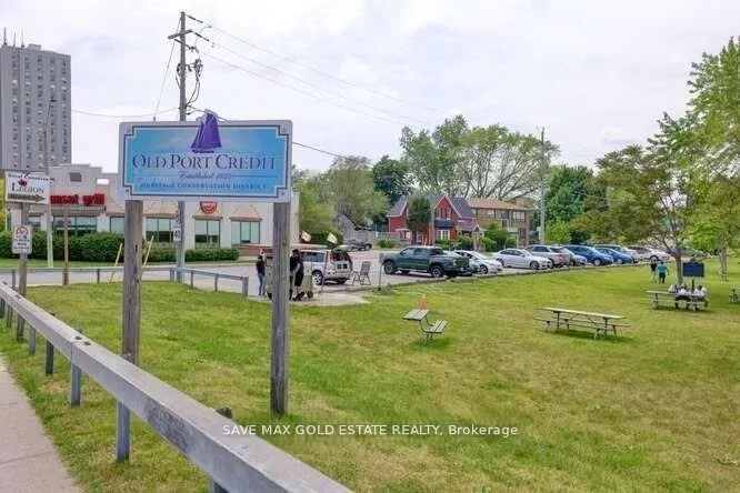 49 Queen Street E, #501