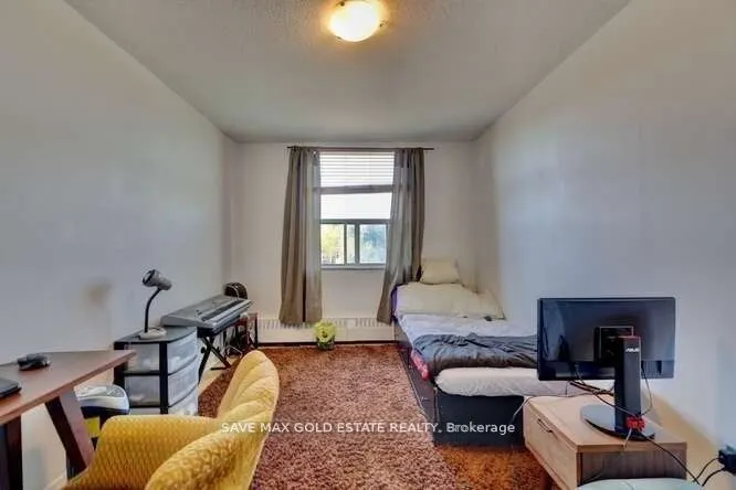 49 Queen Street E, #501