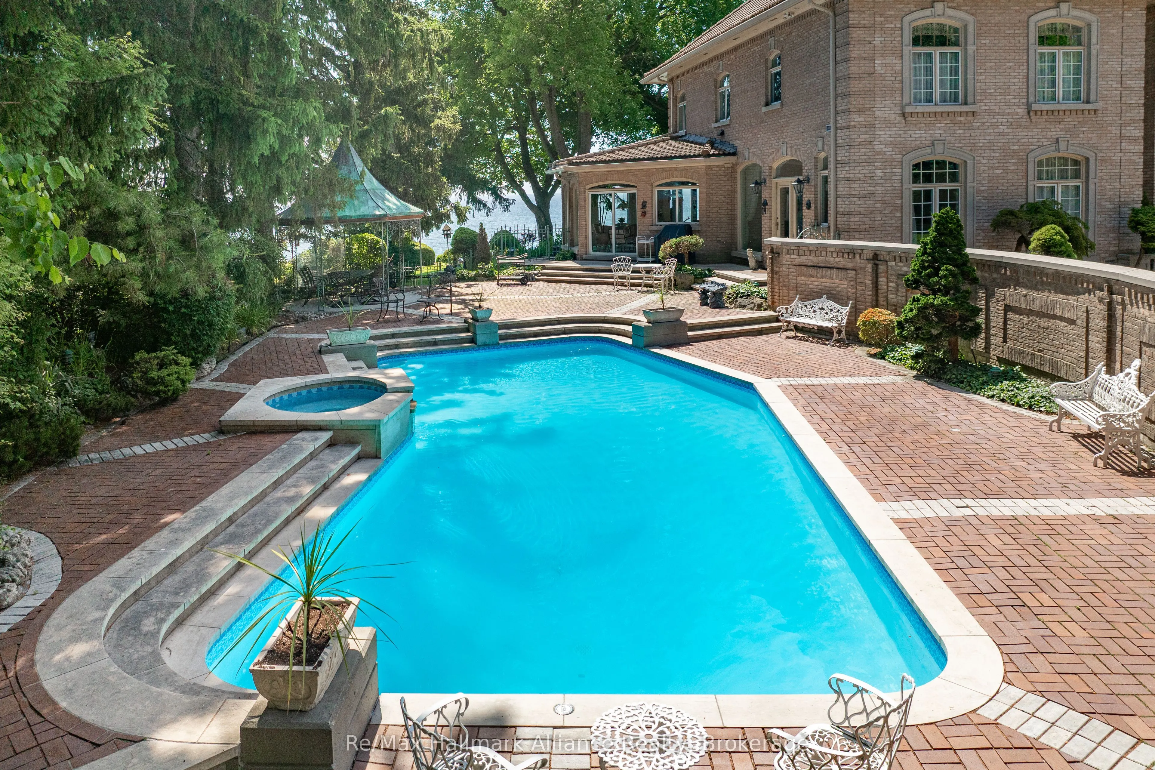 49 Cox Drive