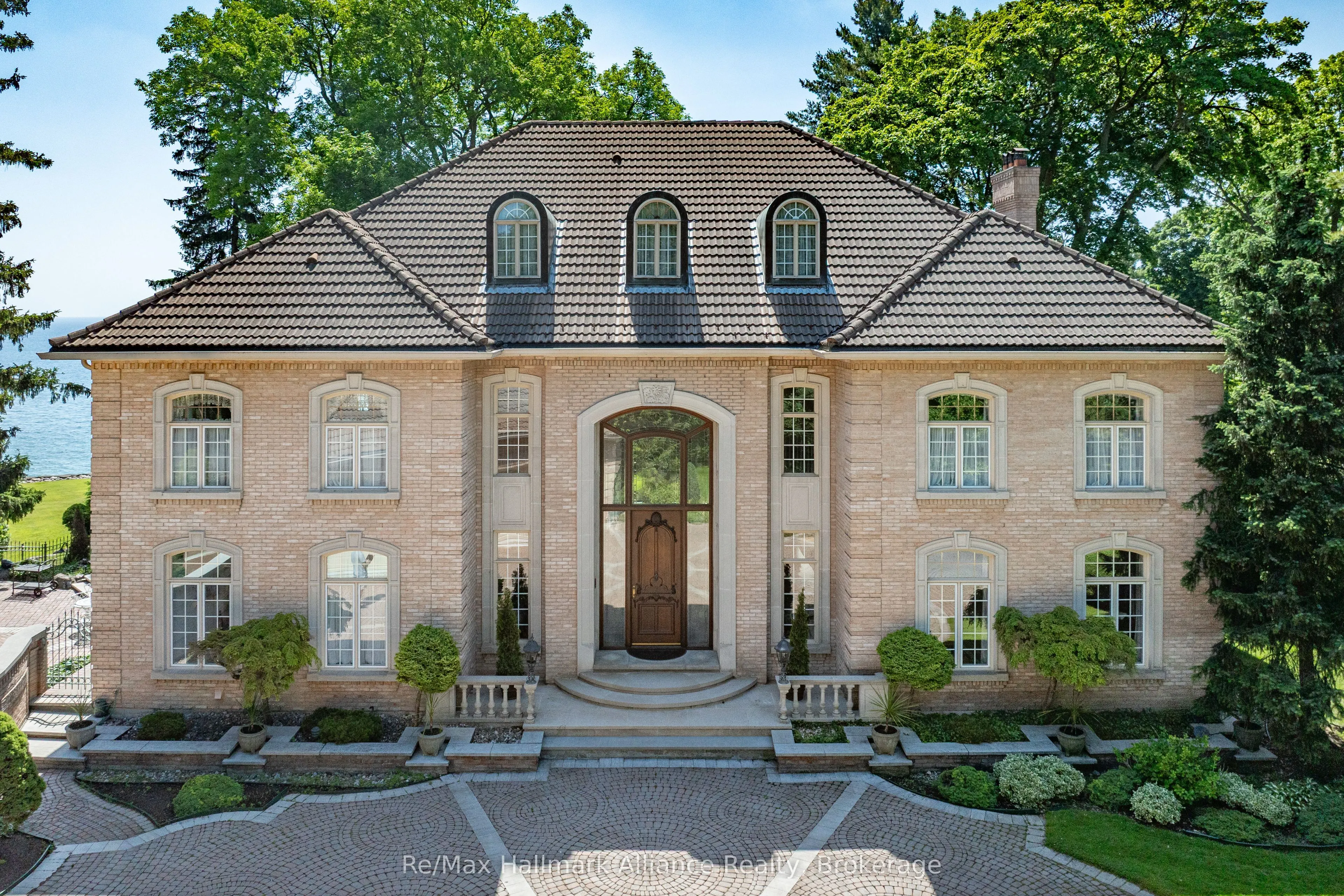 49 Cox Drive
