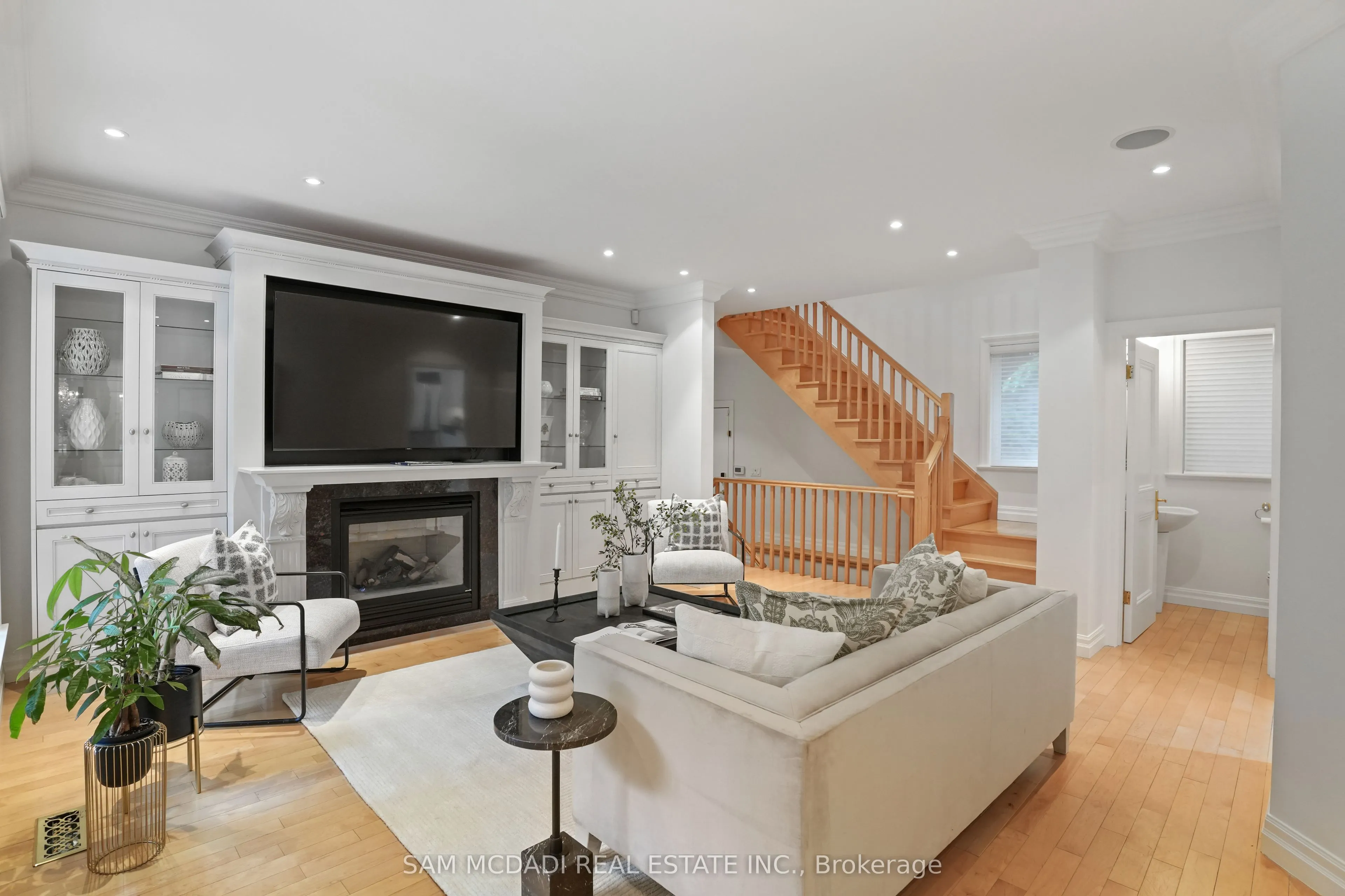 1382 Aldo Drive