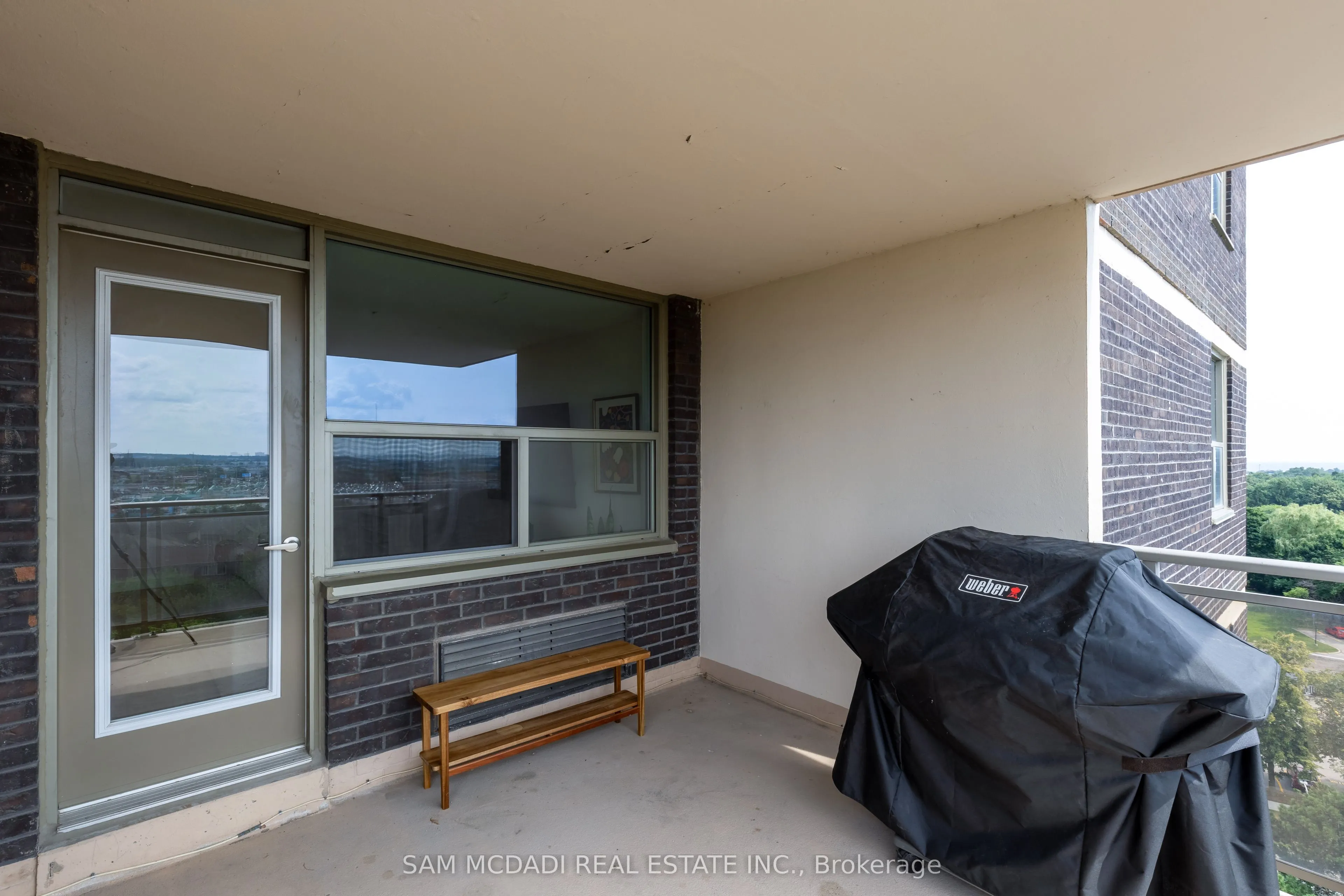 966 Inverhouse Drive, #1001