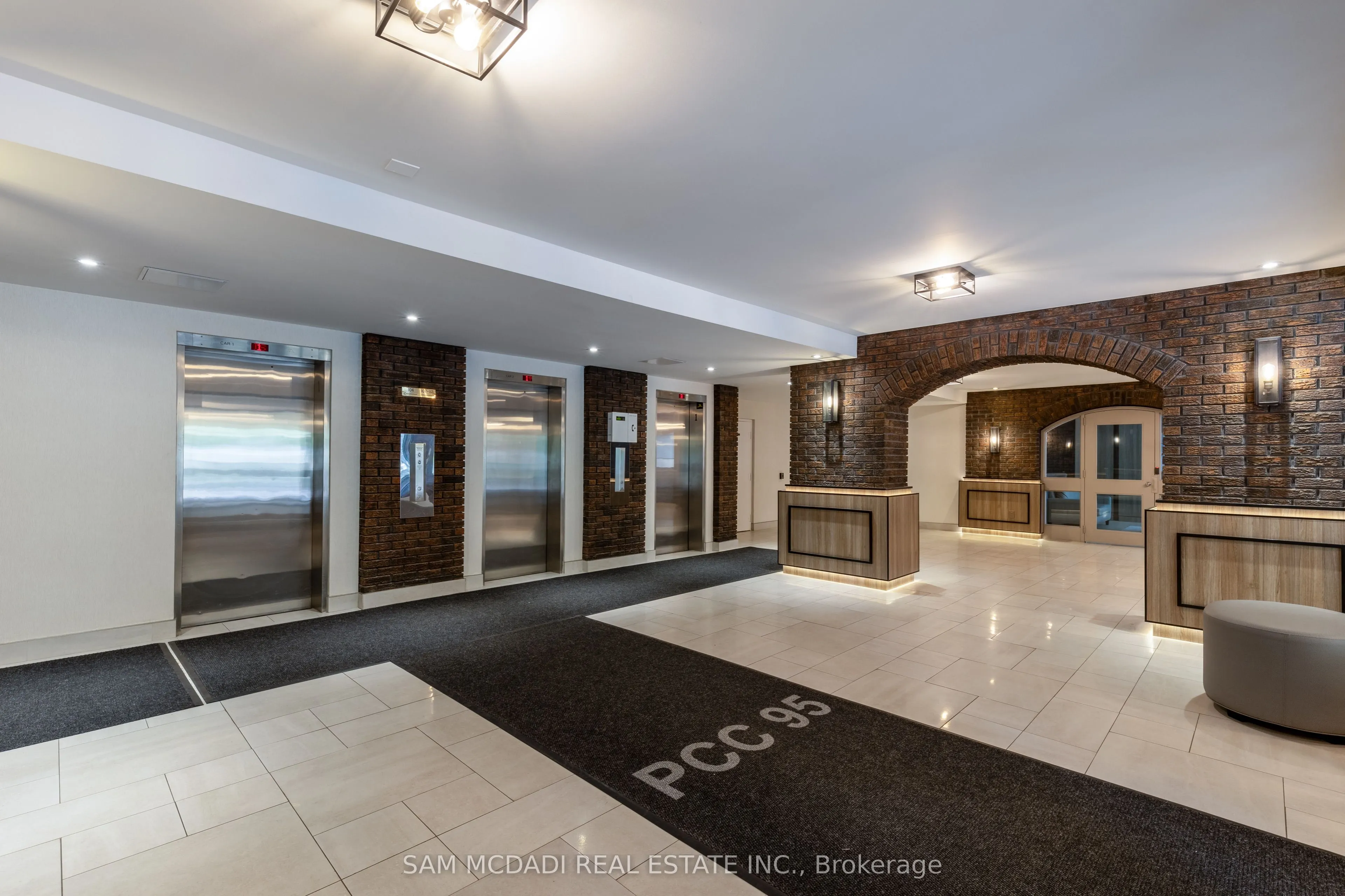 966 Inverhouse Drive, #1001