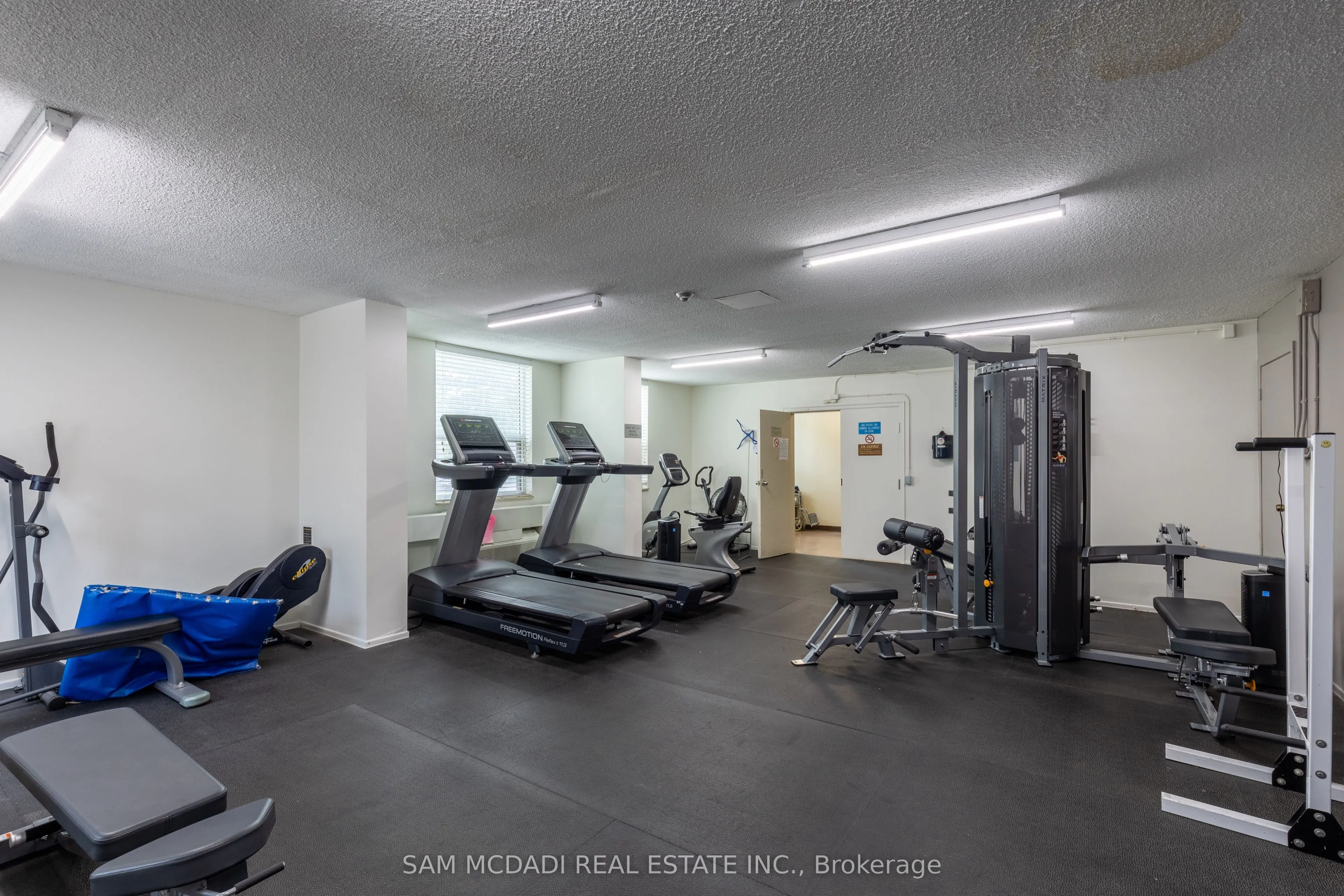 966 Inverhouse Drive, #1001