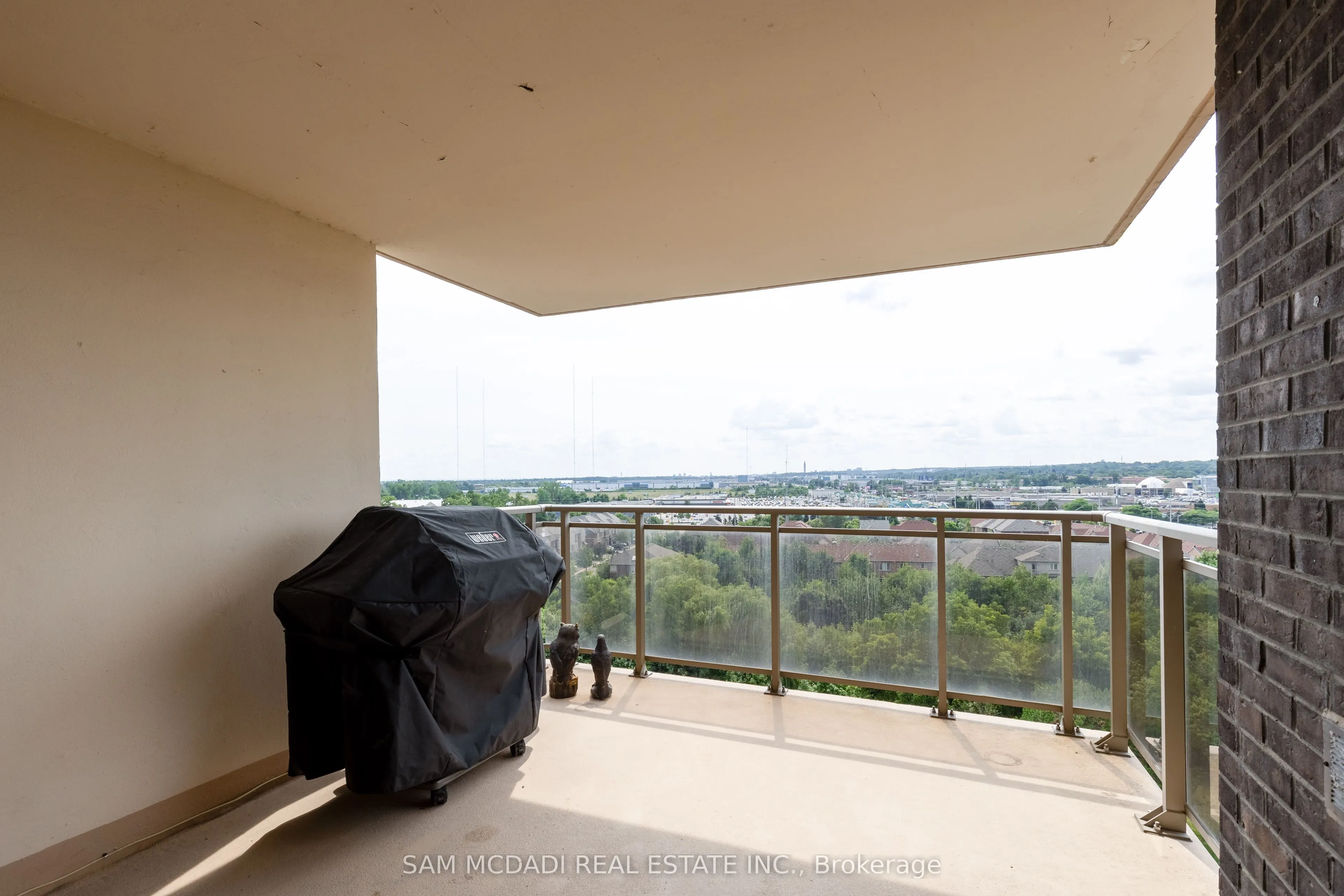 966 Inverhouse Drive, #1001