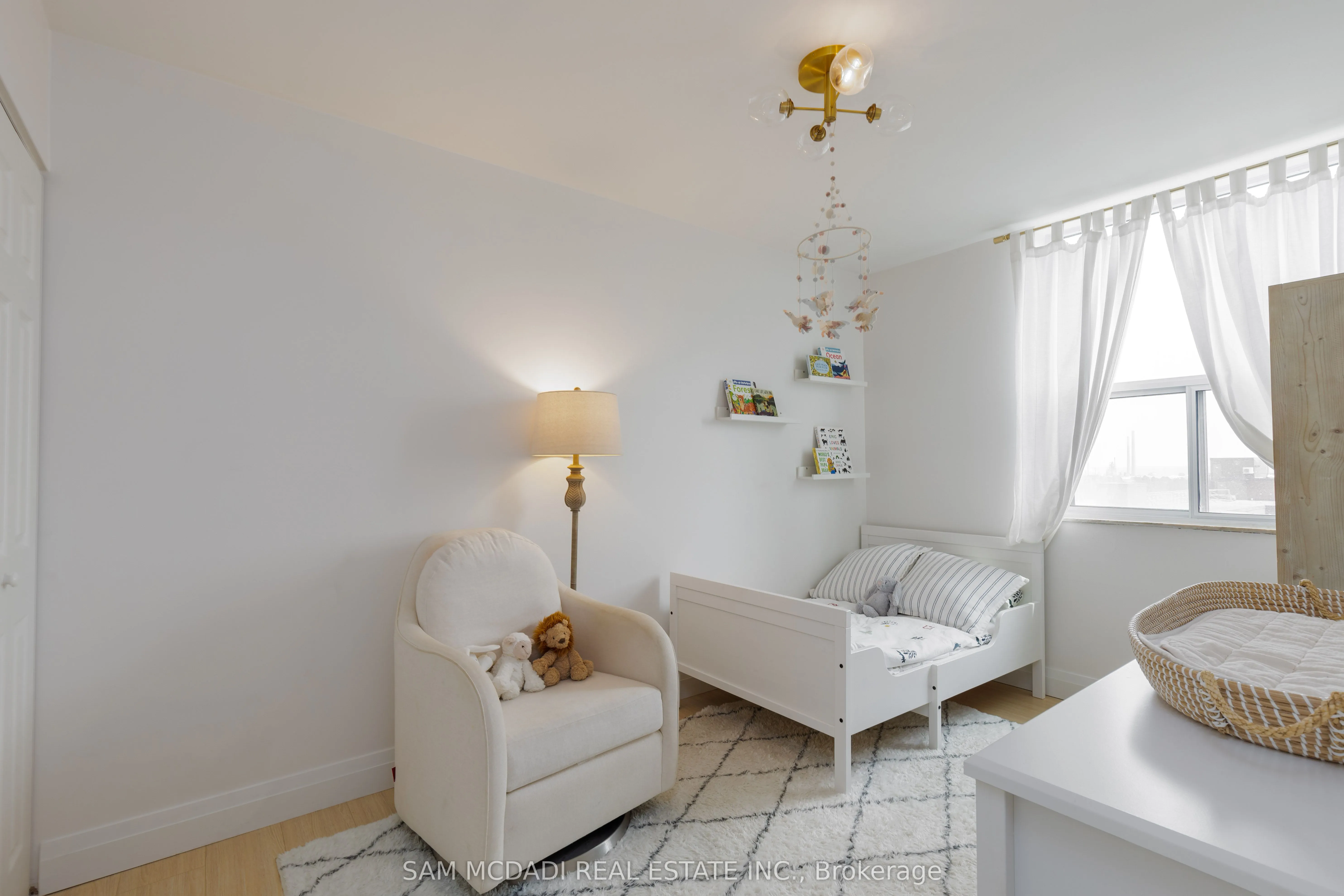 966 Inverhouse Drive, #1001
