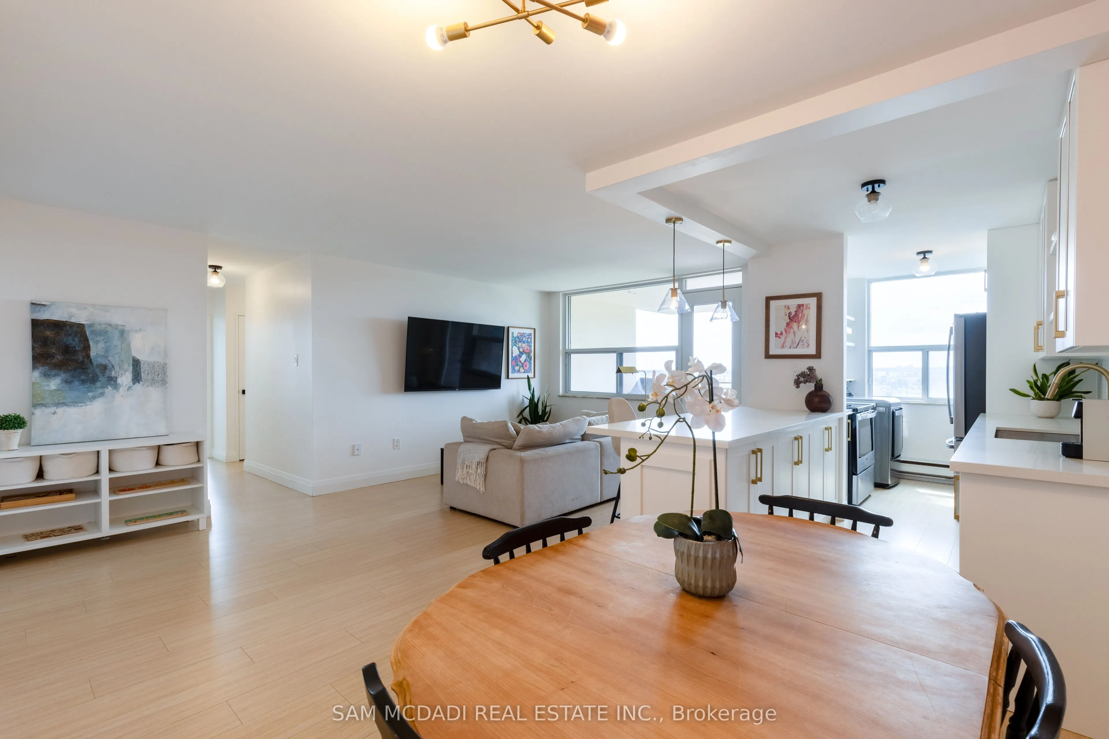 966 Inverhouse Drive, #1001