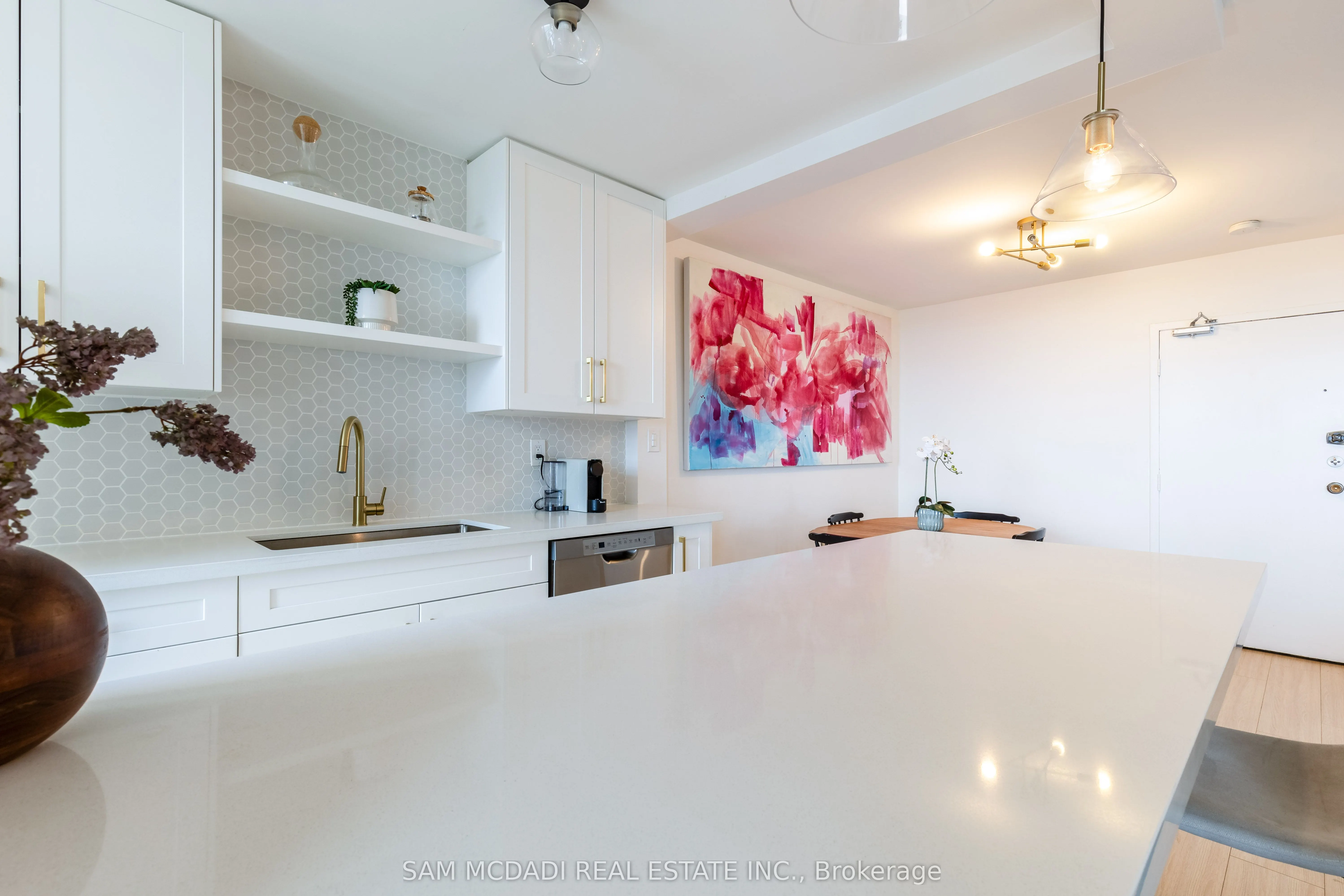 966 Inverhouse Drive, #1001