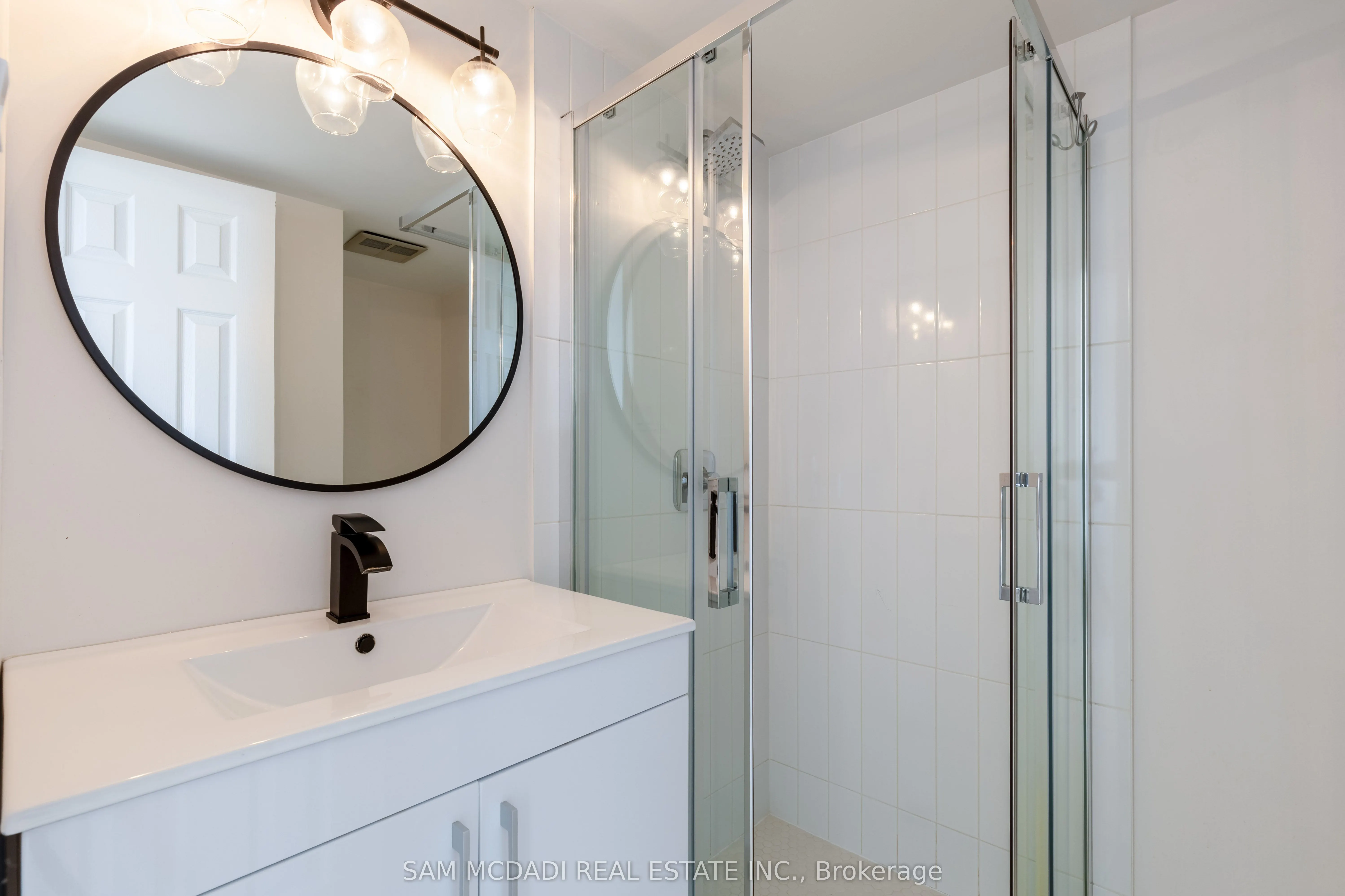 966 Inverhouse Drive, #1001