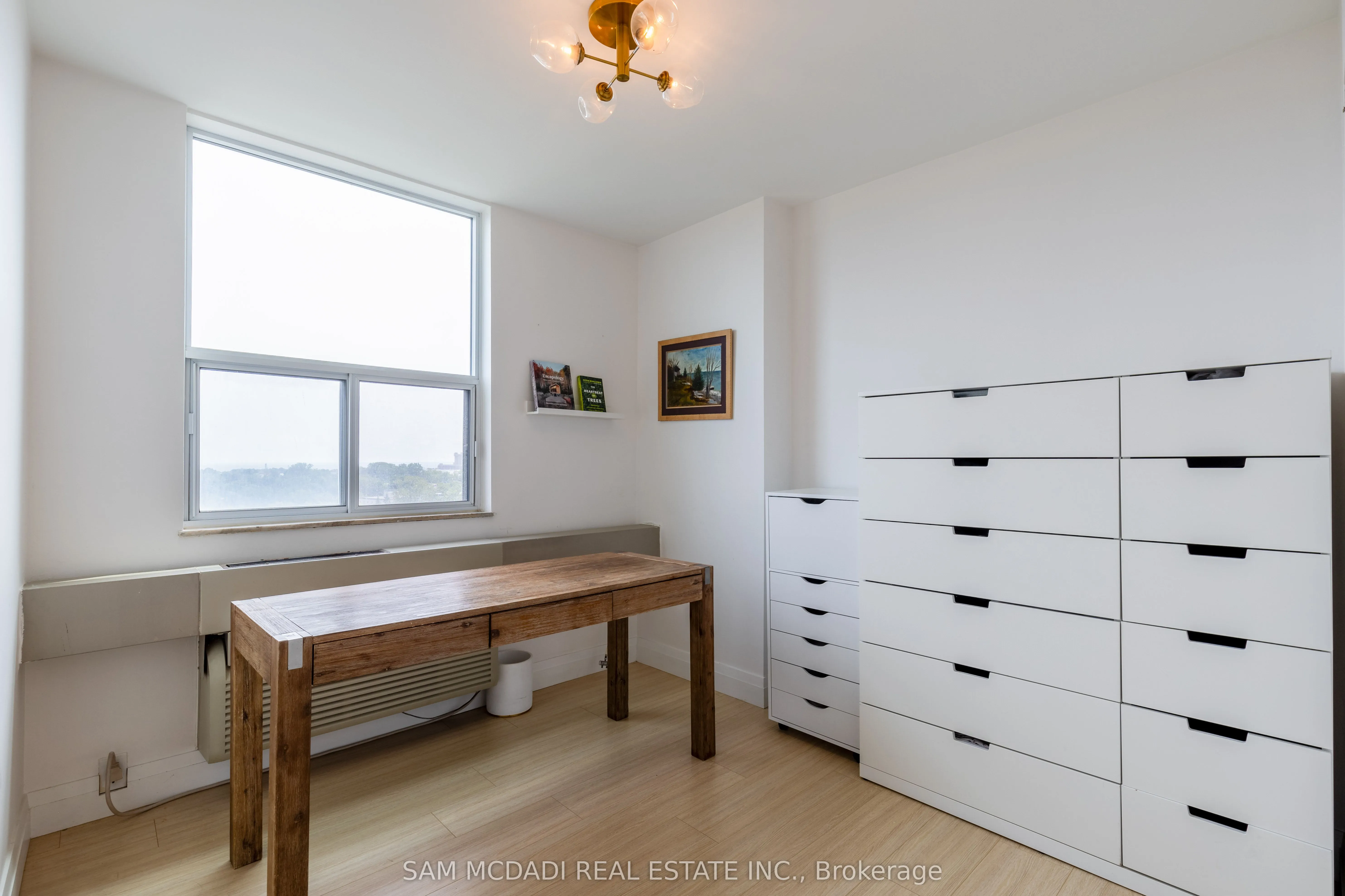 966 Inverhouse Drive, #1001