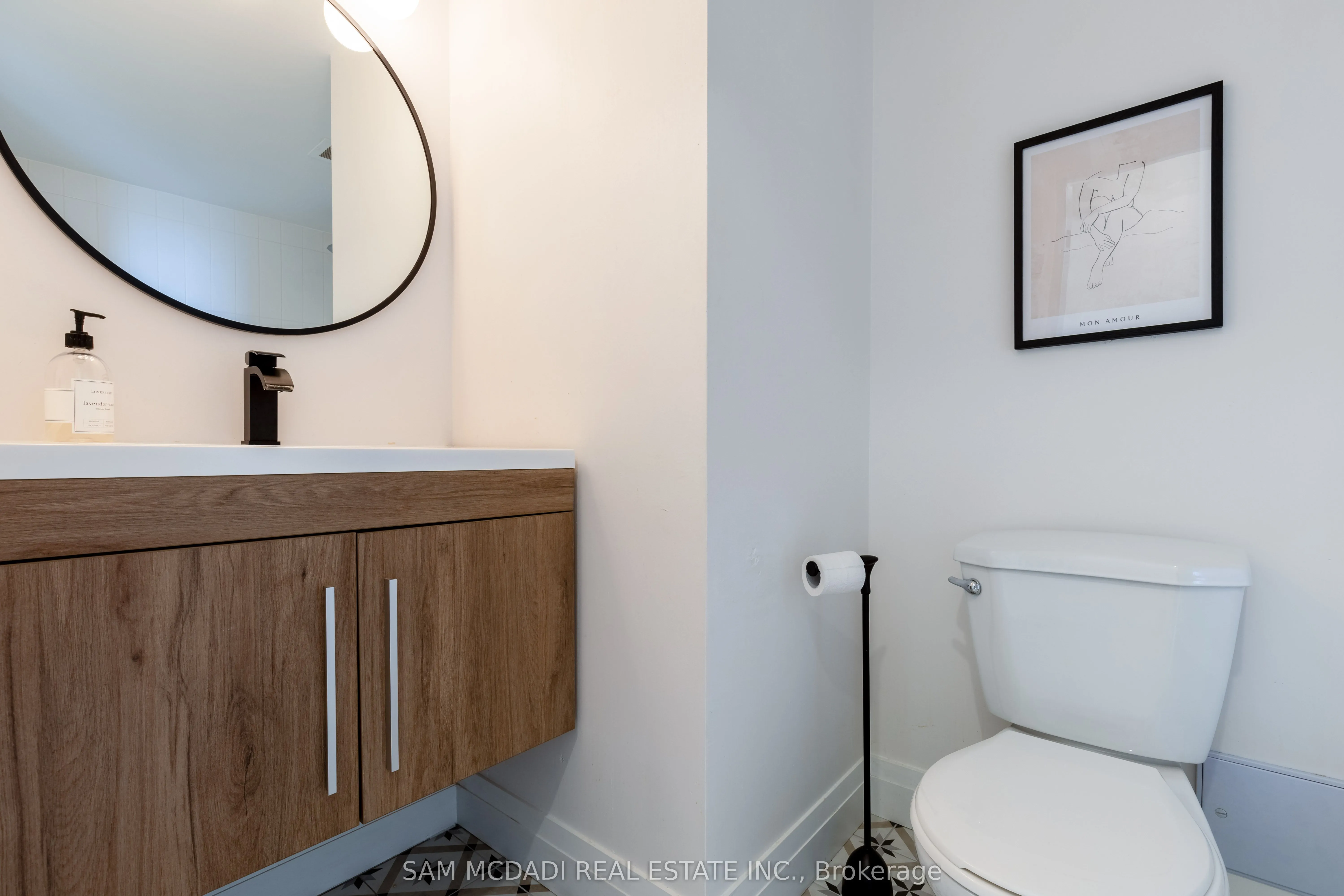 966 Inverhouse Drive, #1001