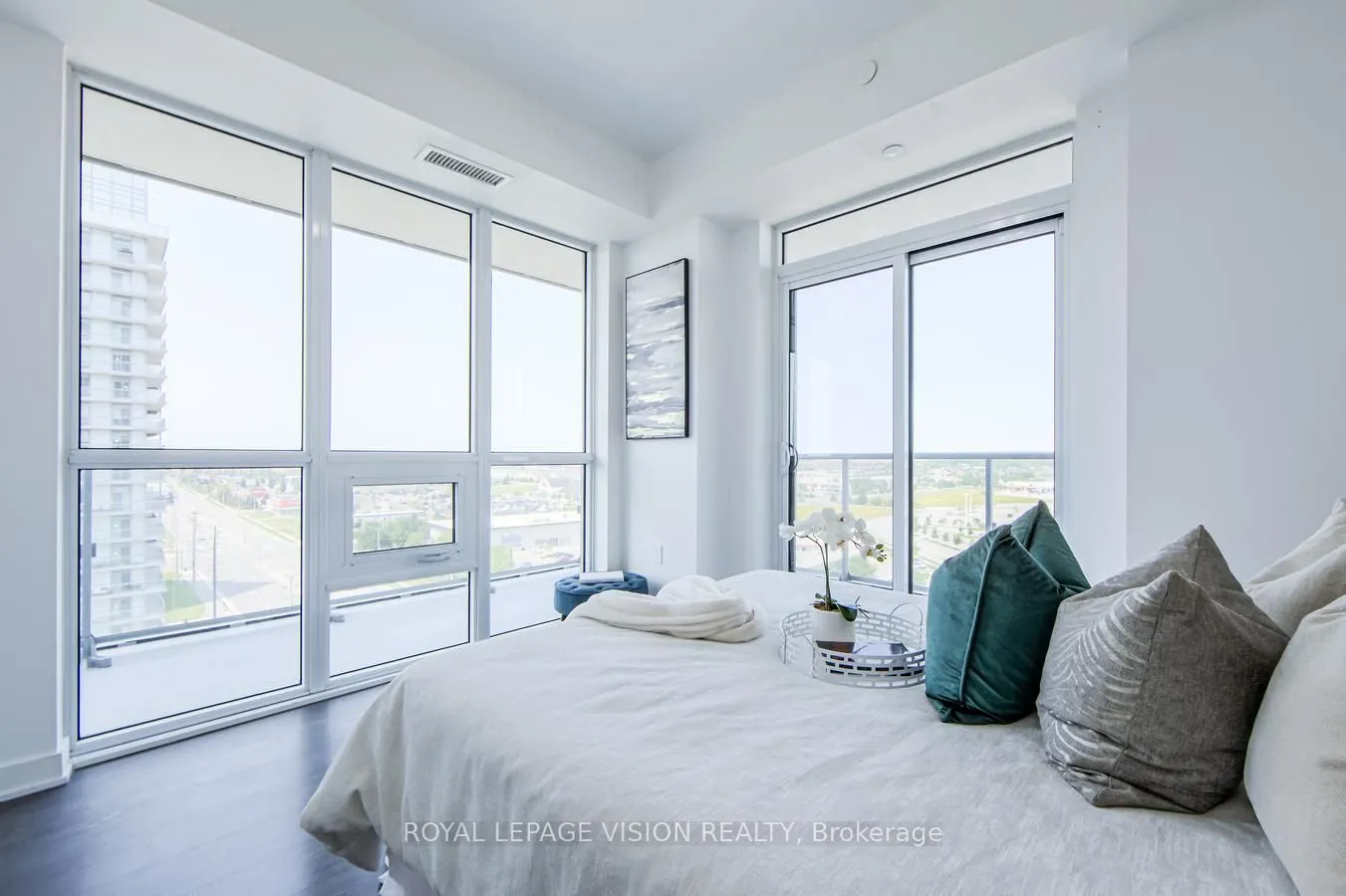 4677 Glen Erin Drive, #1009