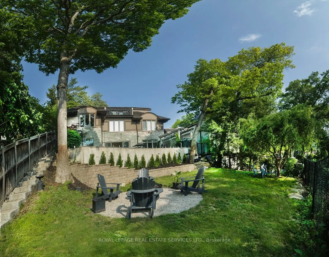 43 Riverside Crescent