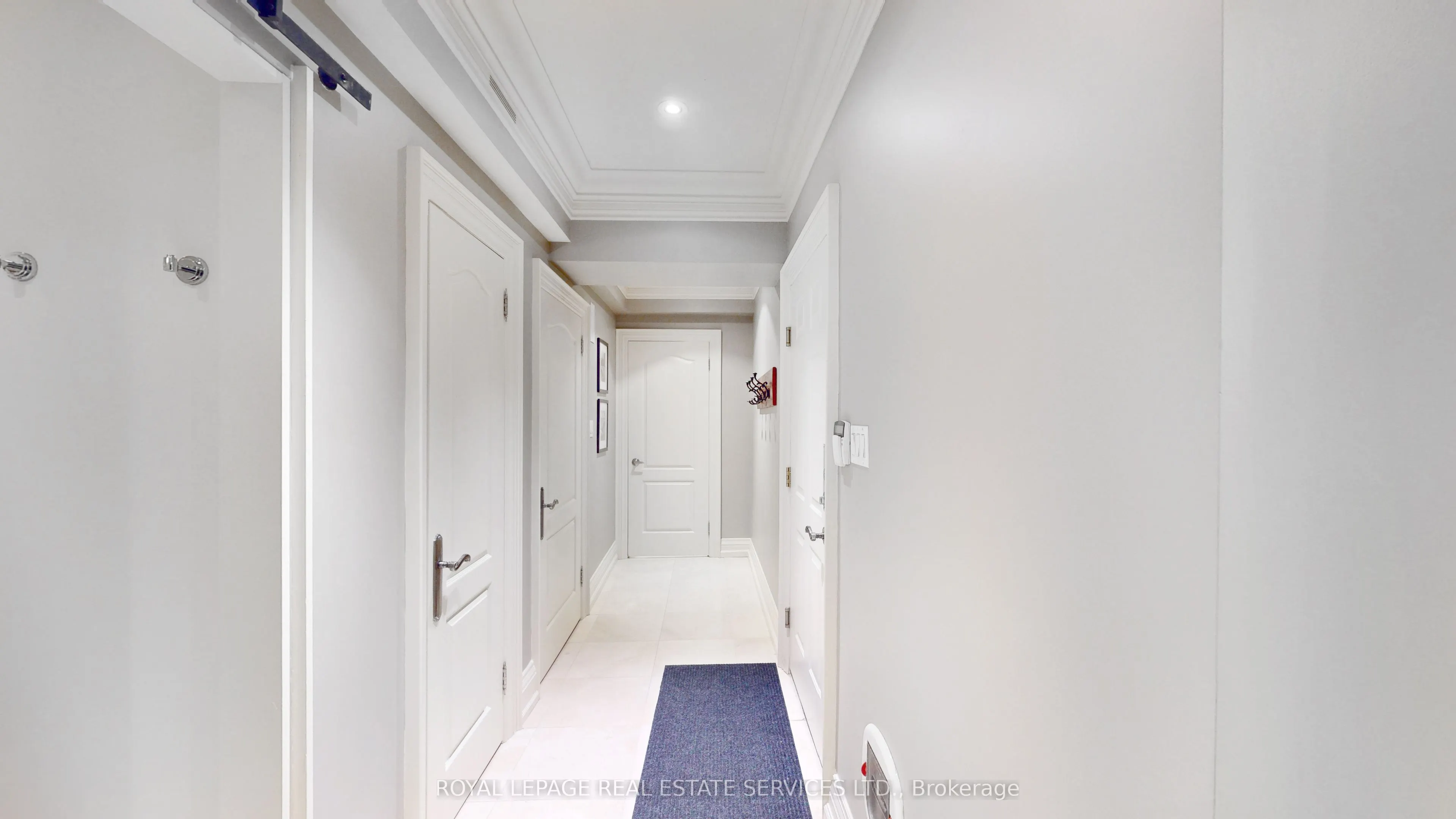 43 Riverside Crescent