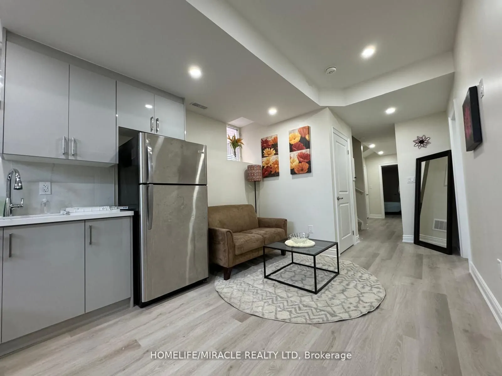 84 Bermondsey Way
