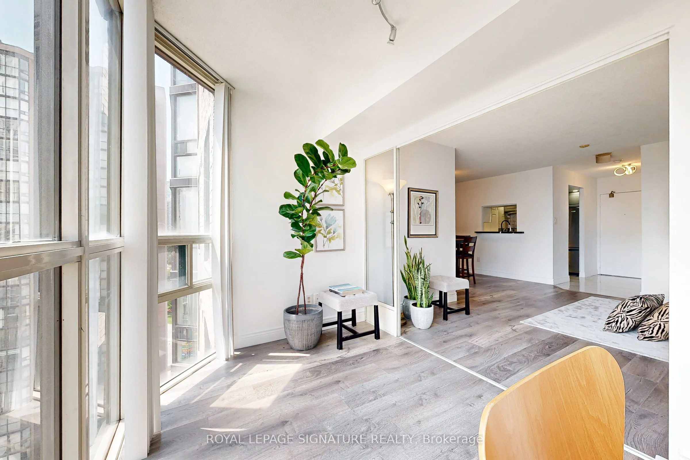 265 Enfield Place, #1501