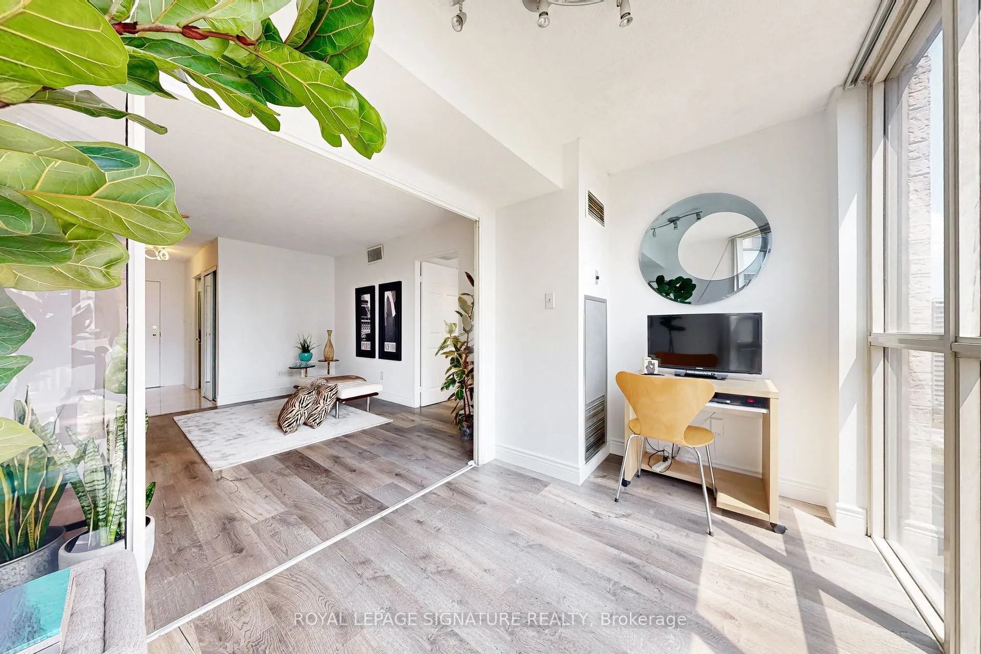 265 Enfield Place, #1501