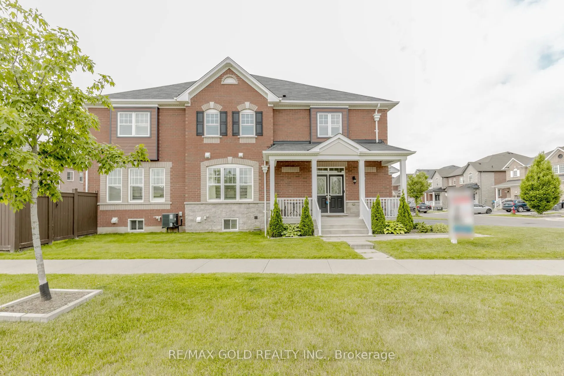 12 Victoriaville Road