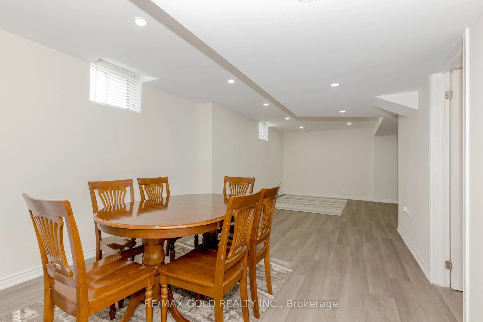 12 Victoriaville Road