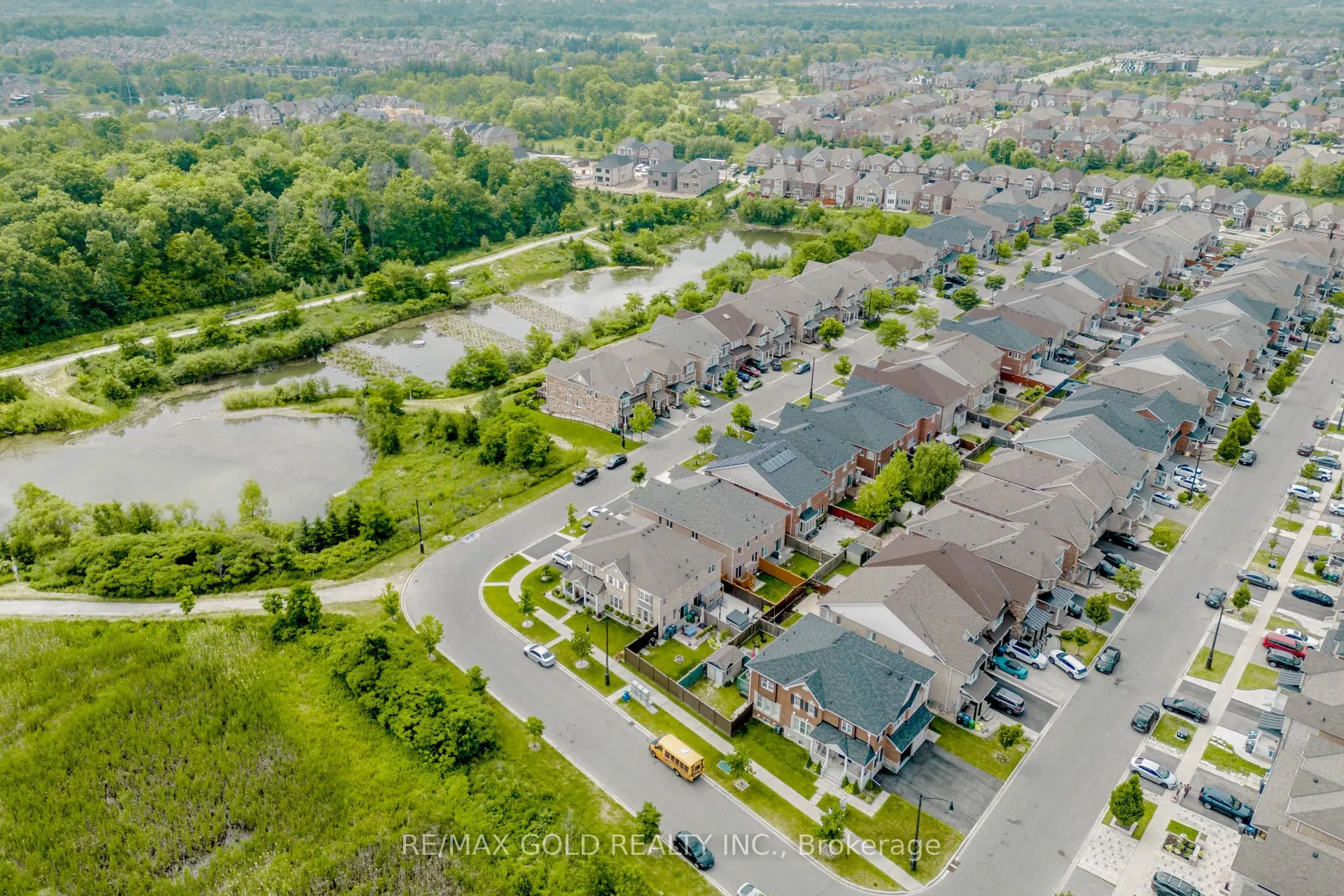 12 Victoriaville Road