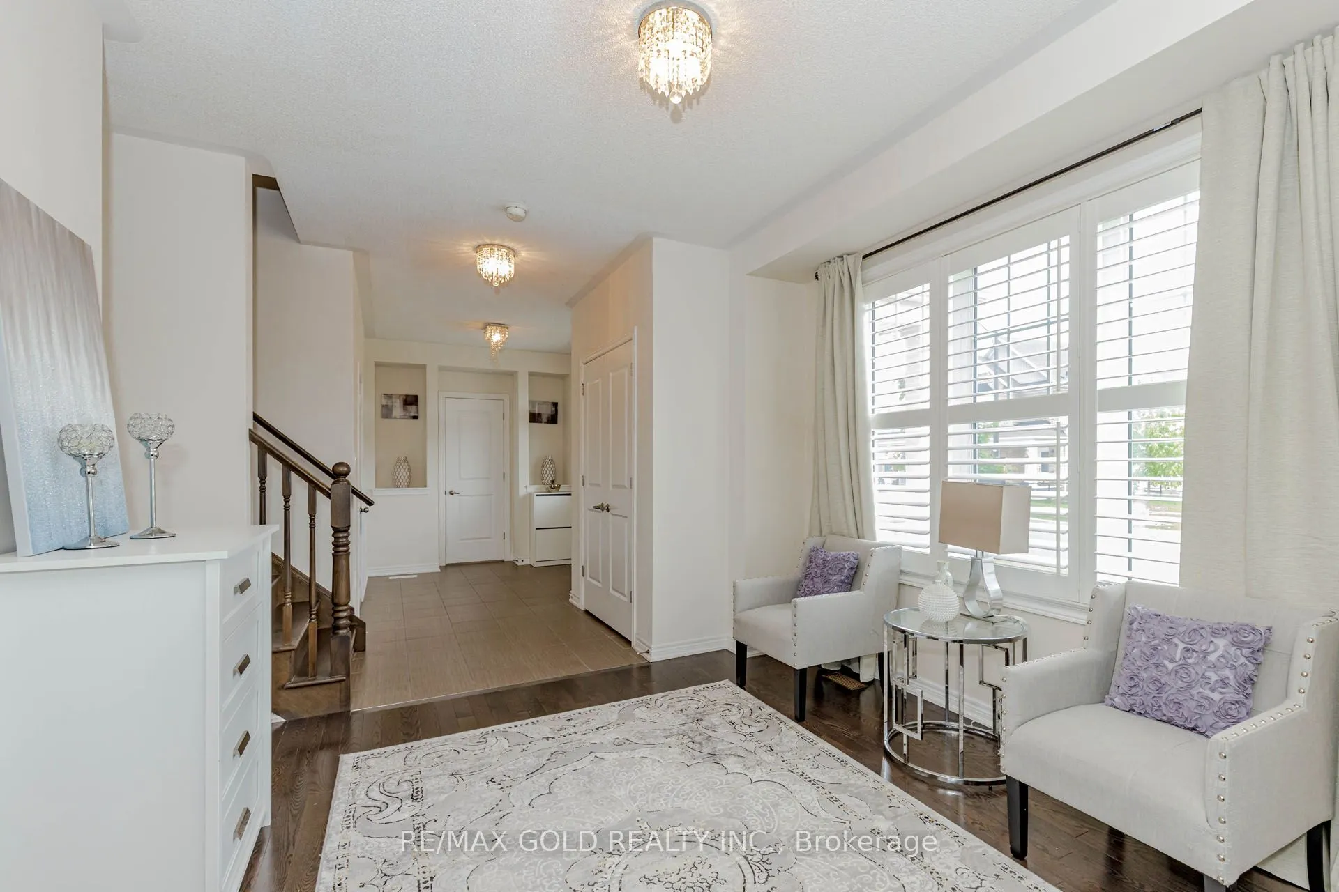 12 Victoriaville Road
