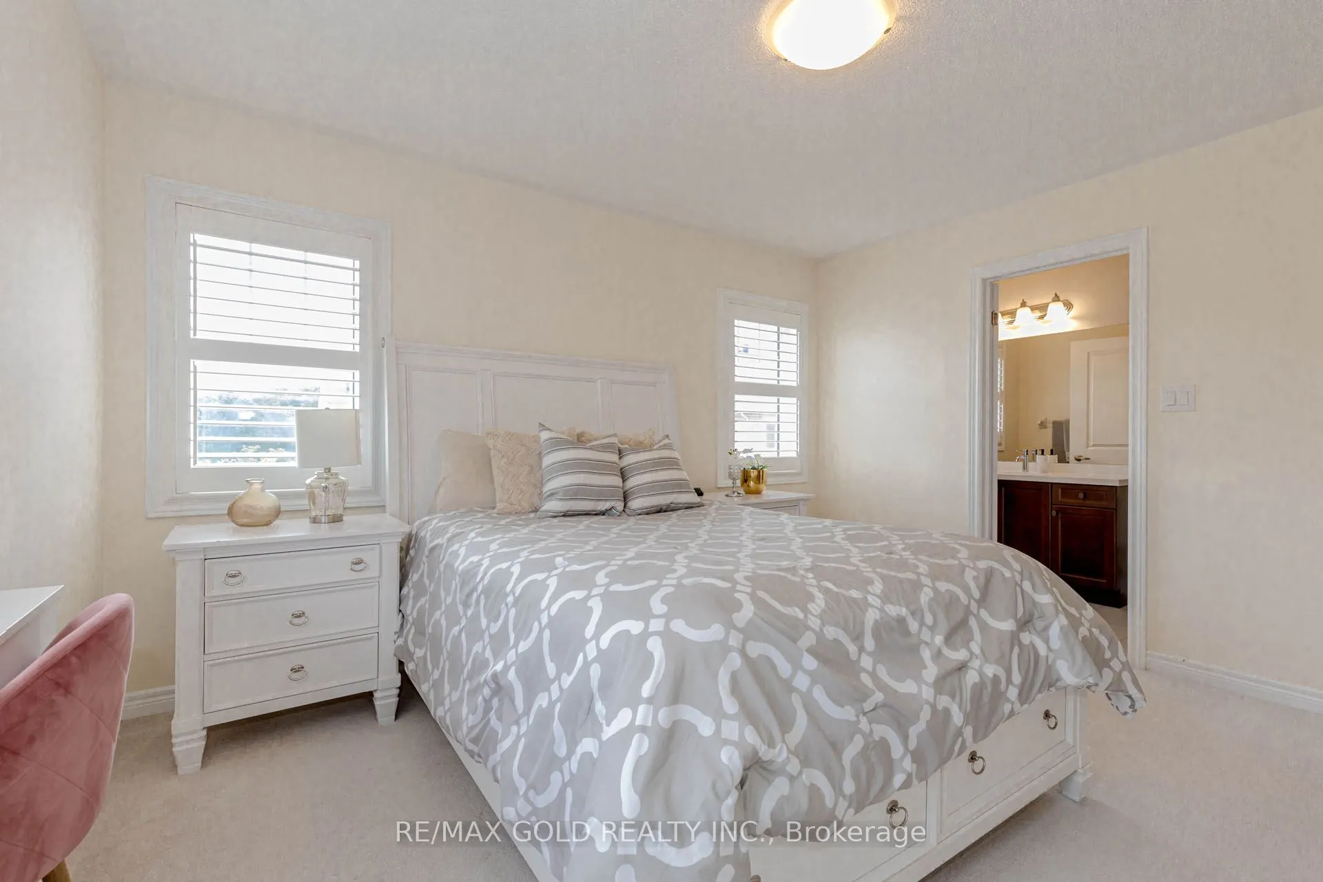 12 Victoriaville Road