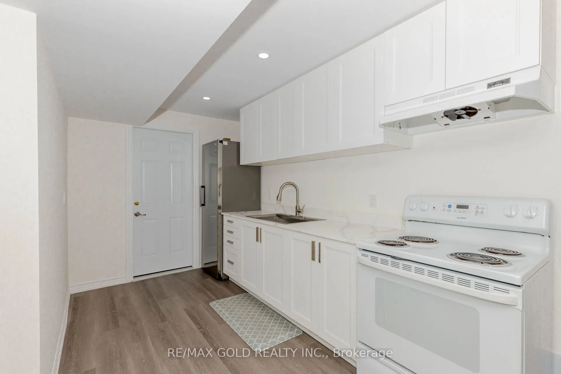 12 Victoriaville Road