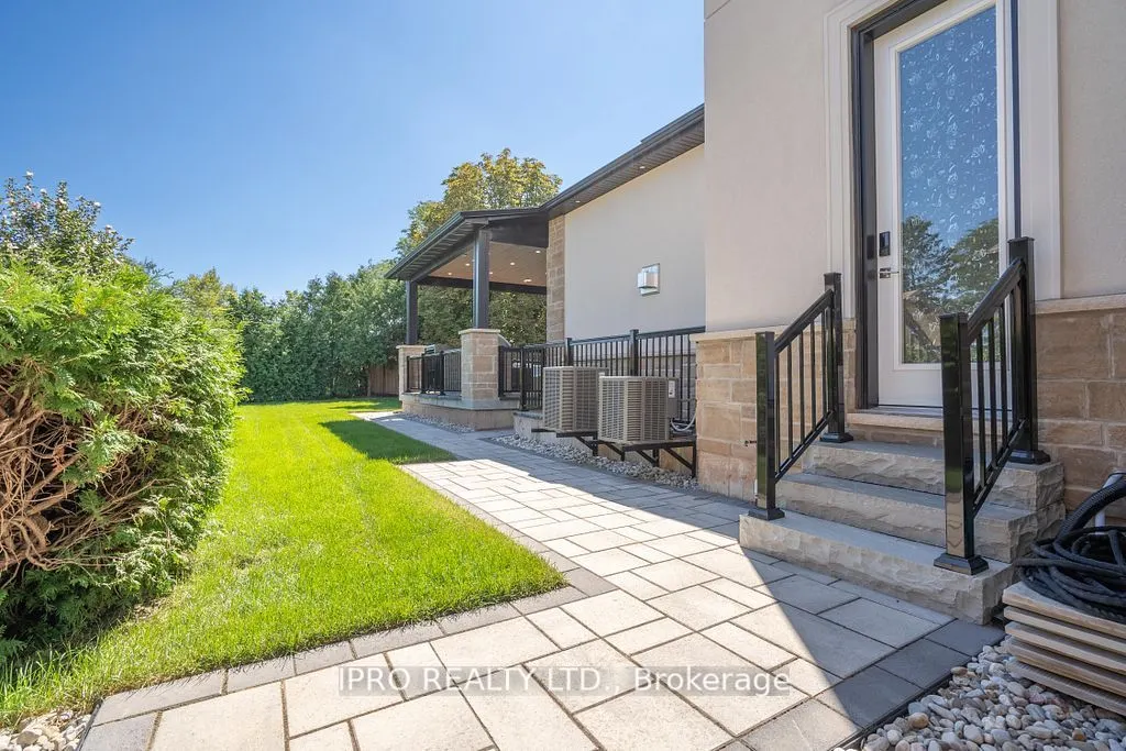 19 Maldaver Avenue